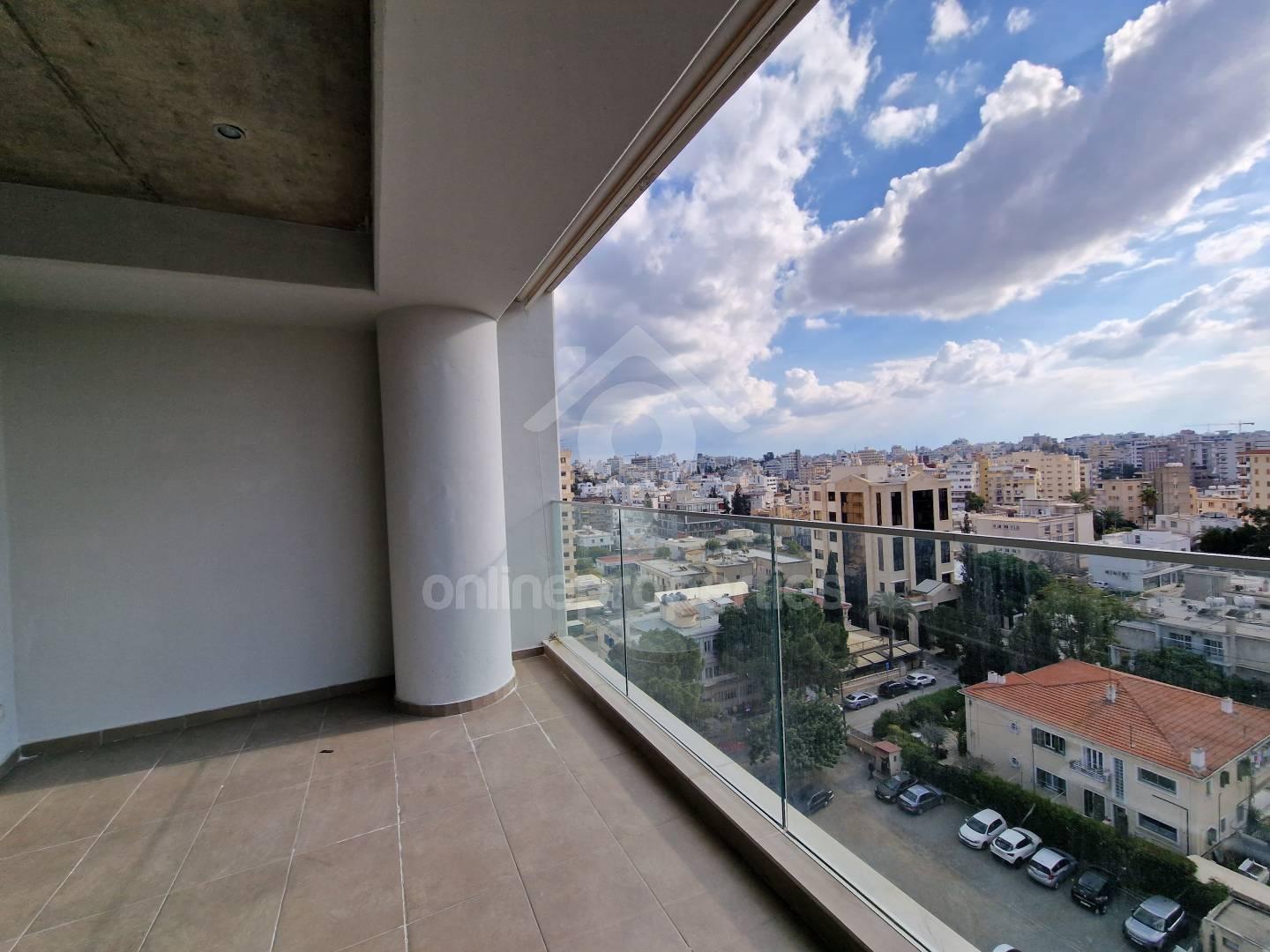 To change image, hover mouse over thumbnails below