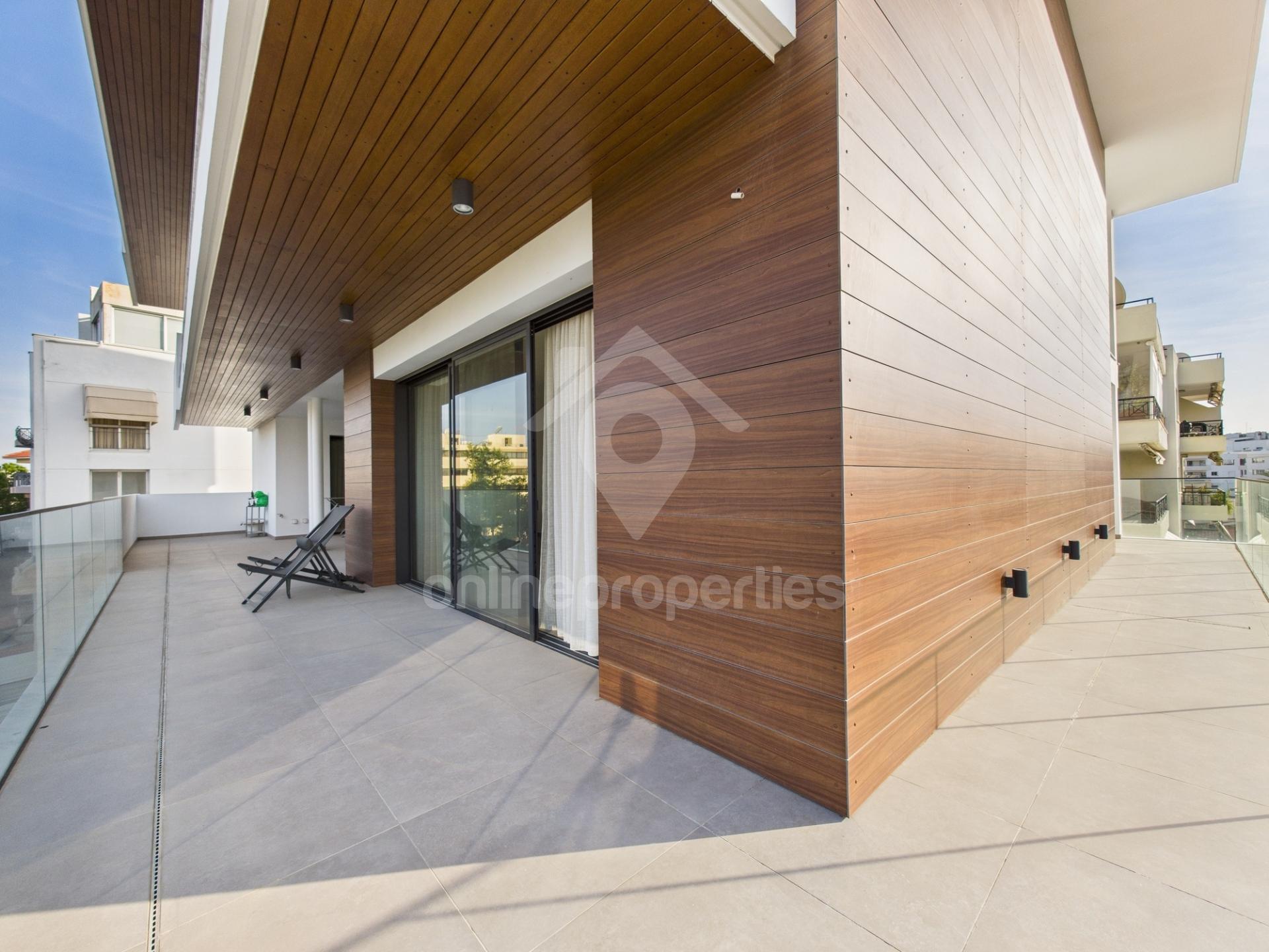 To change image, hover mouse over thumbnails below