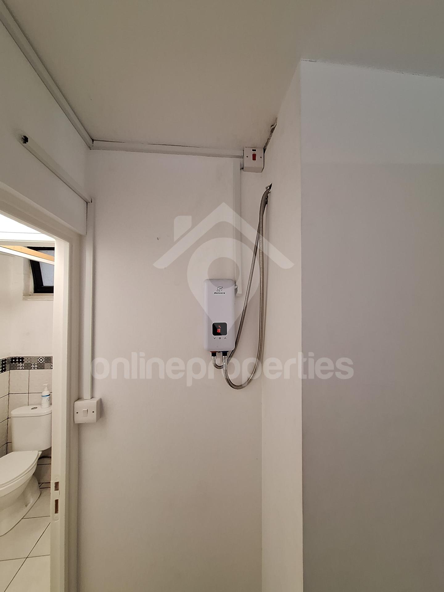 To change image, hover mouse over thumbnails below