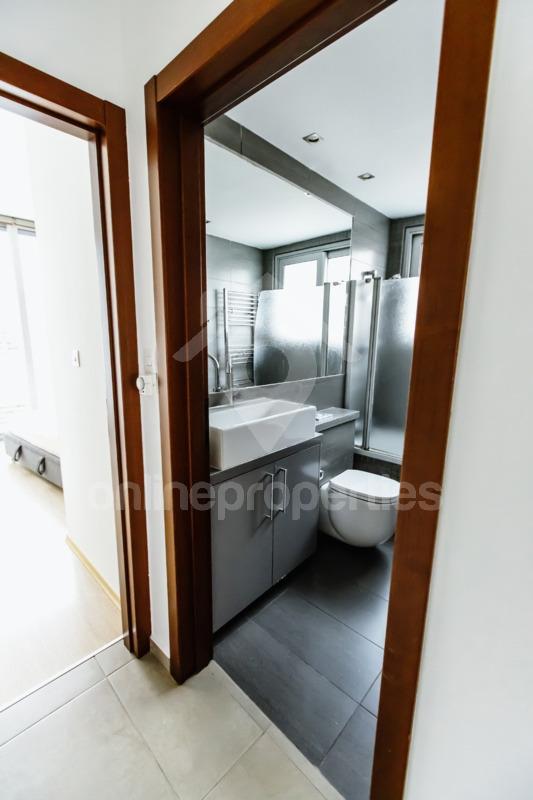 To change image, hover mouse over thumbnails below