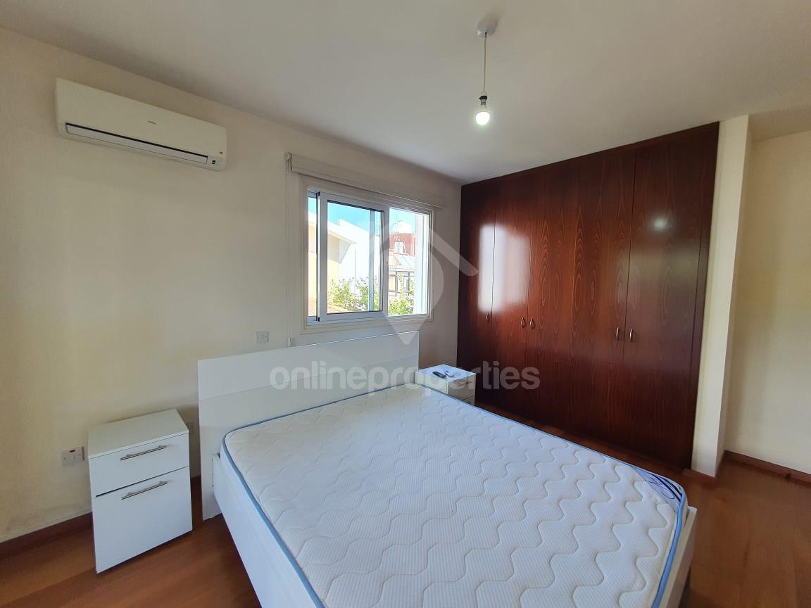 To change image, hover mouse over thumbnails below