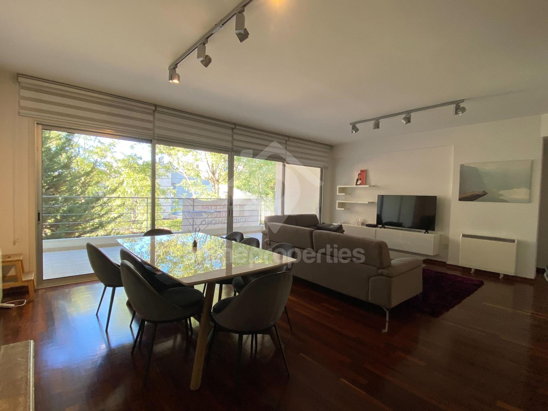 To change image, hover mouse over thumbnails below