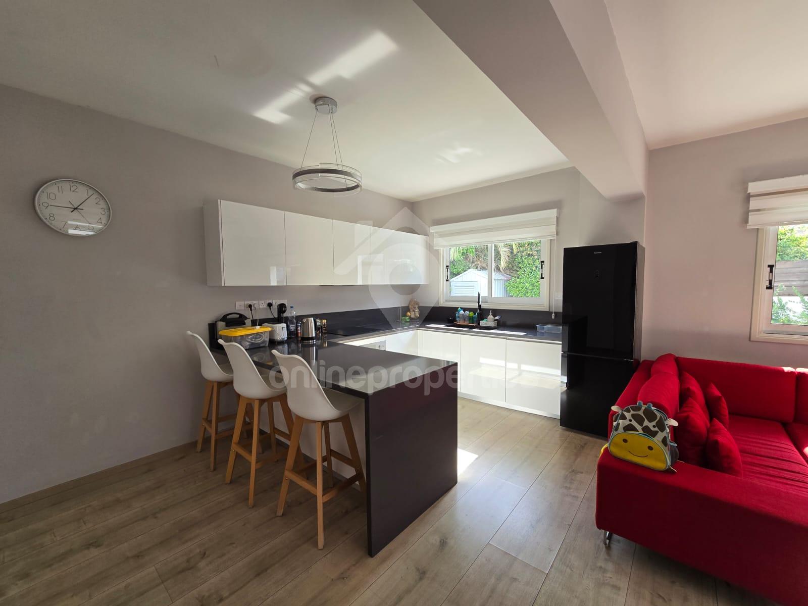 To change image, hover mouse over thumbnails below