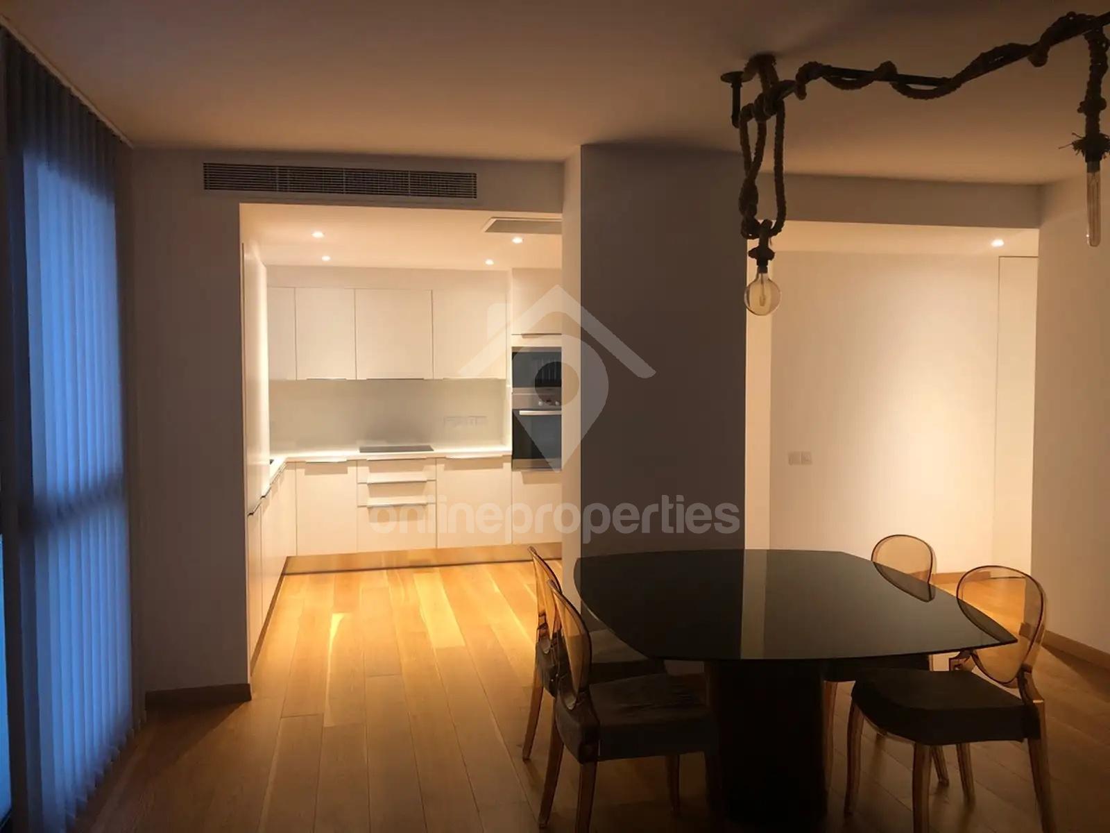 To change image, hover mouse over thumbnails below