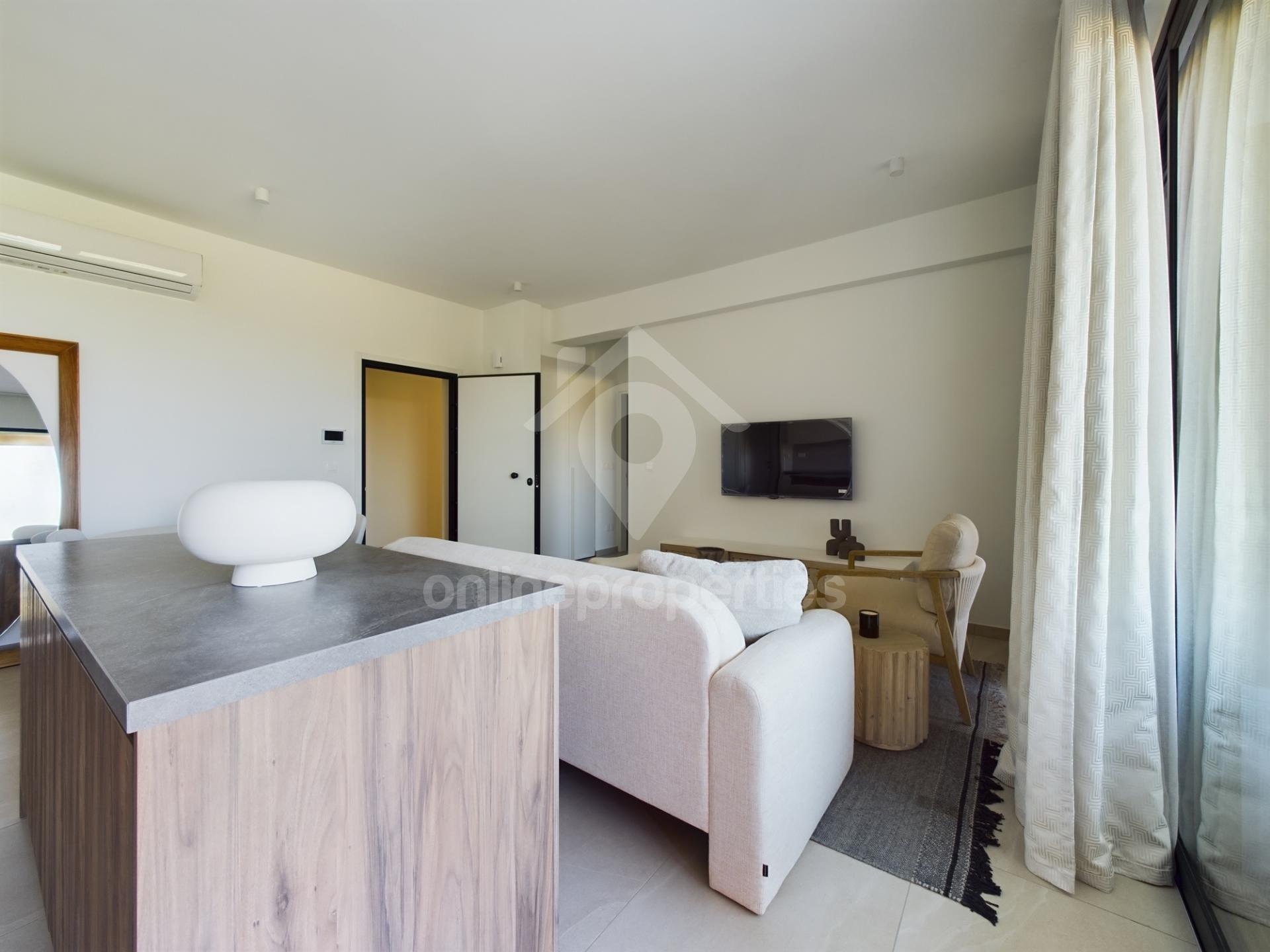 To change image, hover mouse over thumbnails below