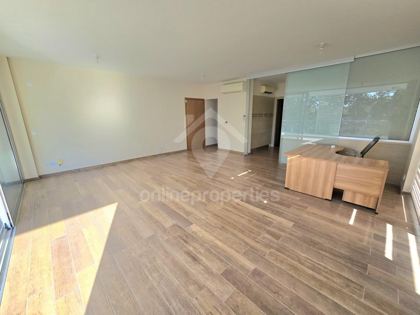 To change image, hover mouse over thumbnails below