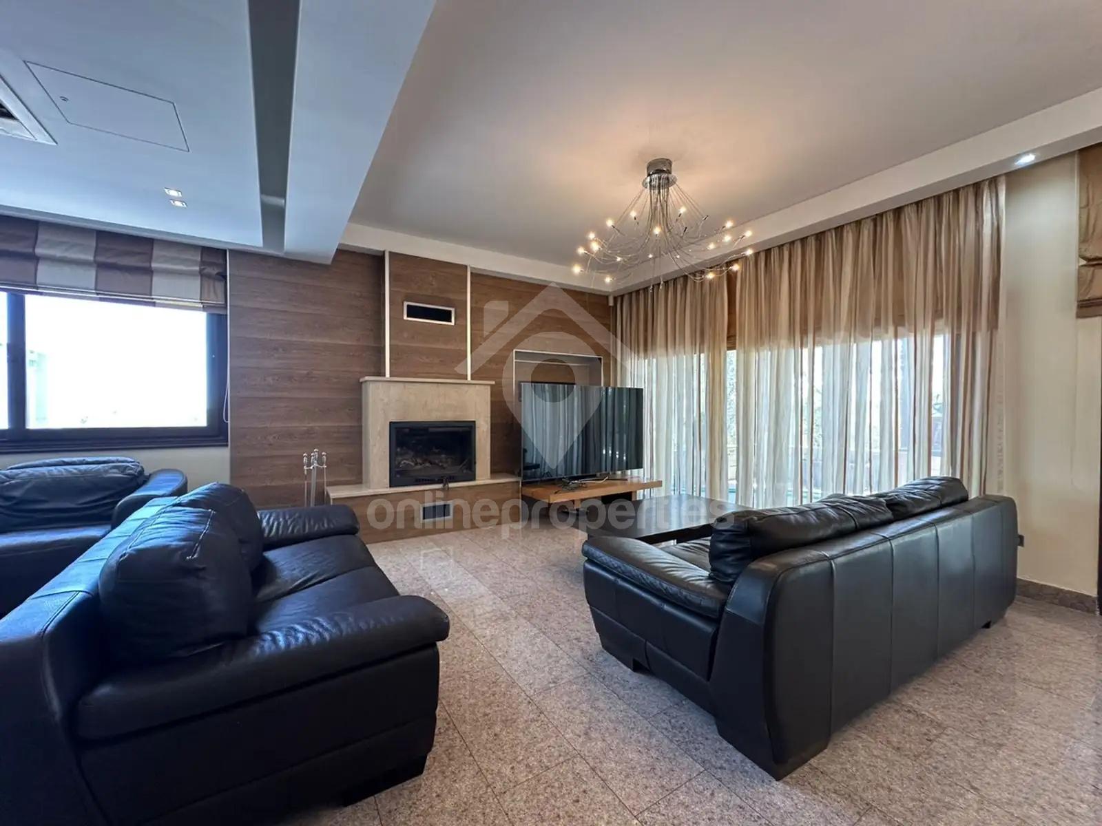 To change image, hover mouse over thumbnails below