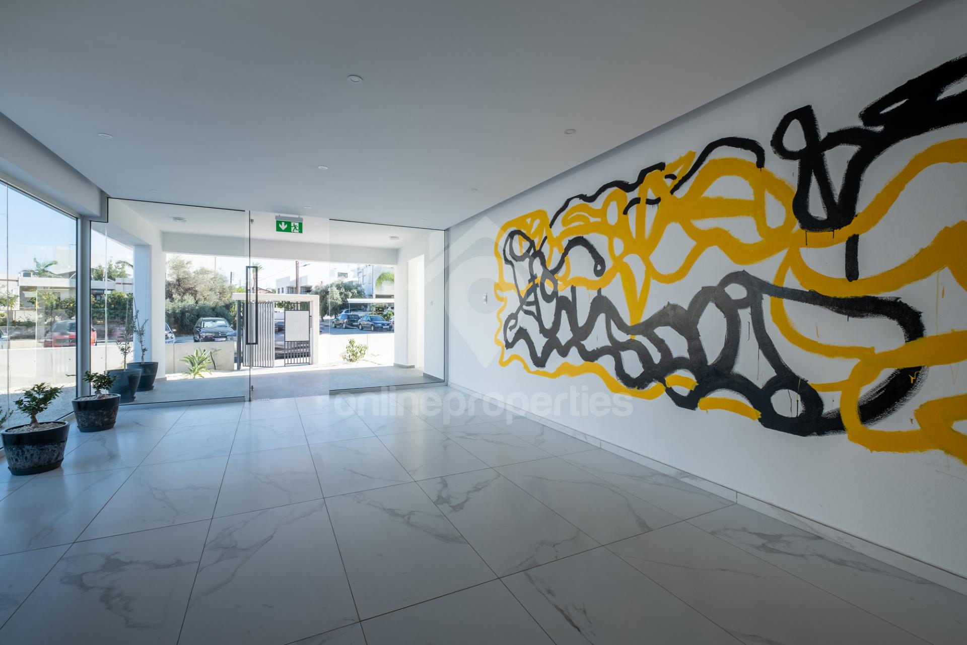 To change image, hover mouse over thumbnails below