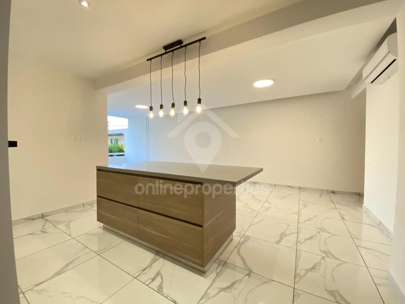 To change image, hover mouse over thumbnails below