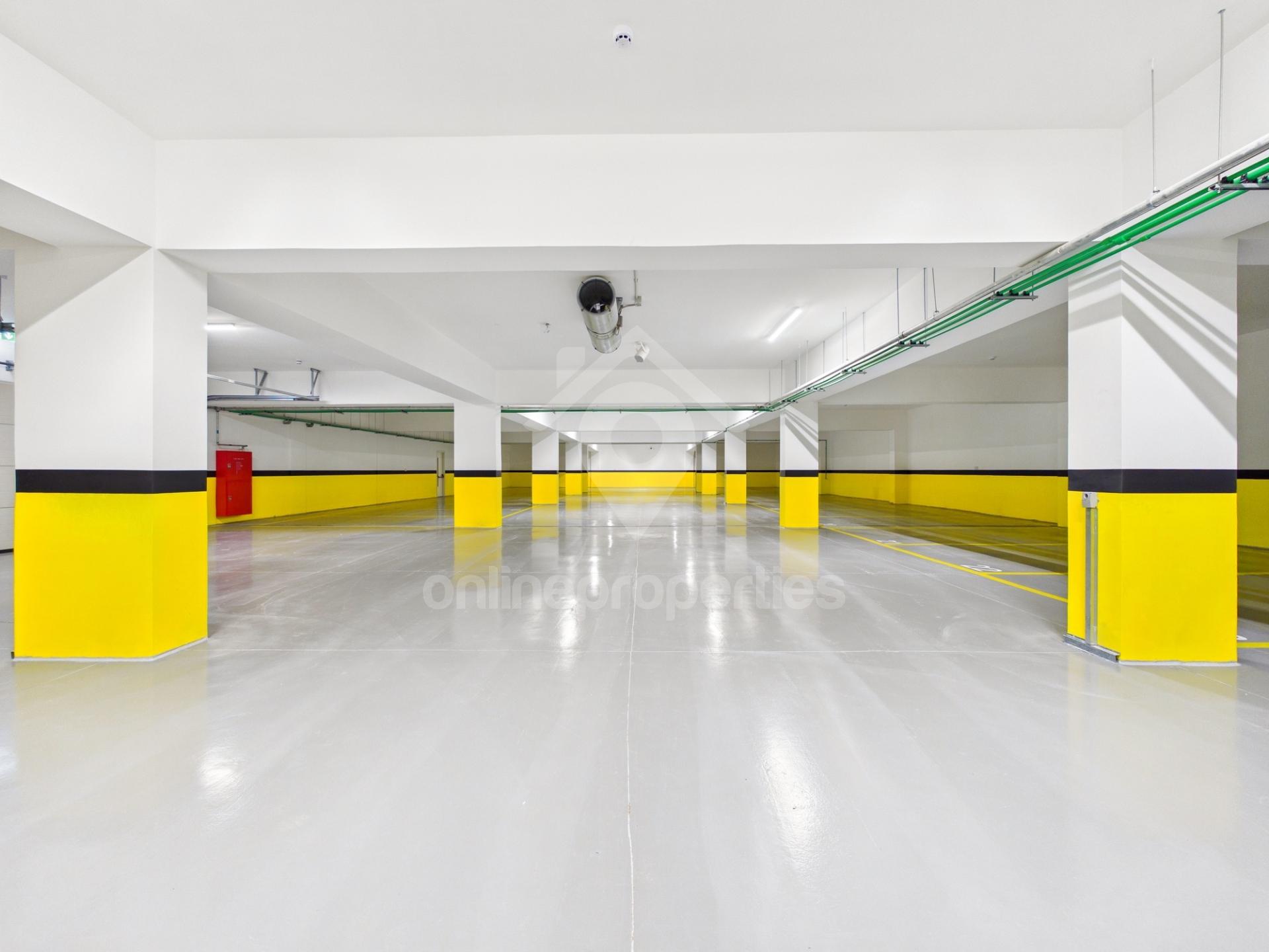 To change image, hover mouse over thumbnails below