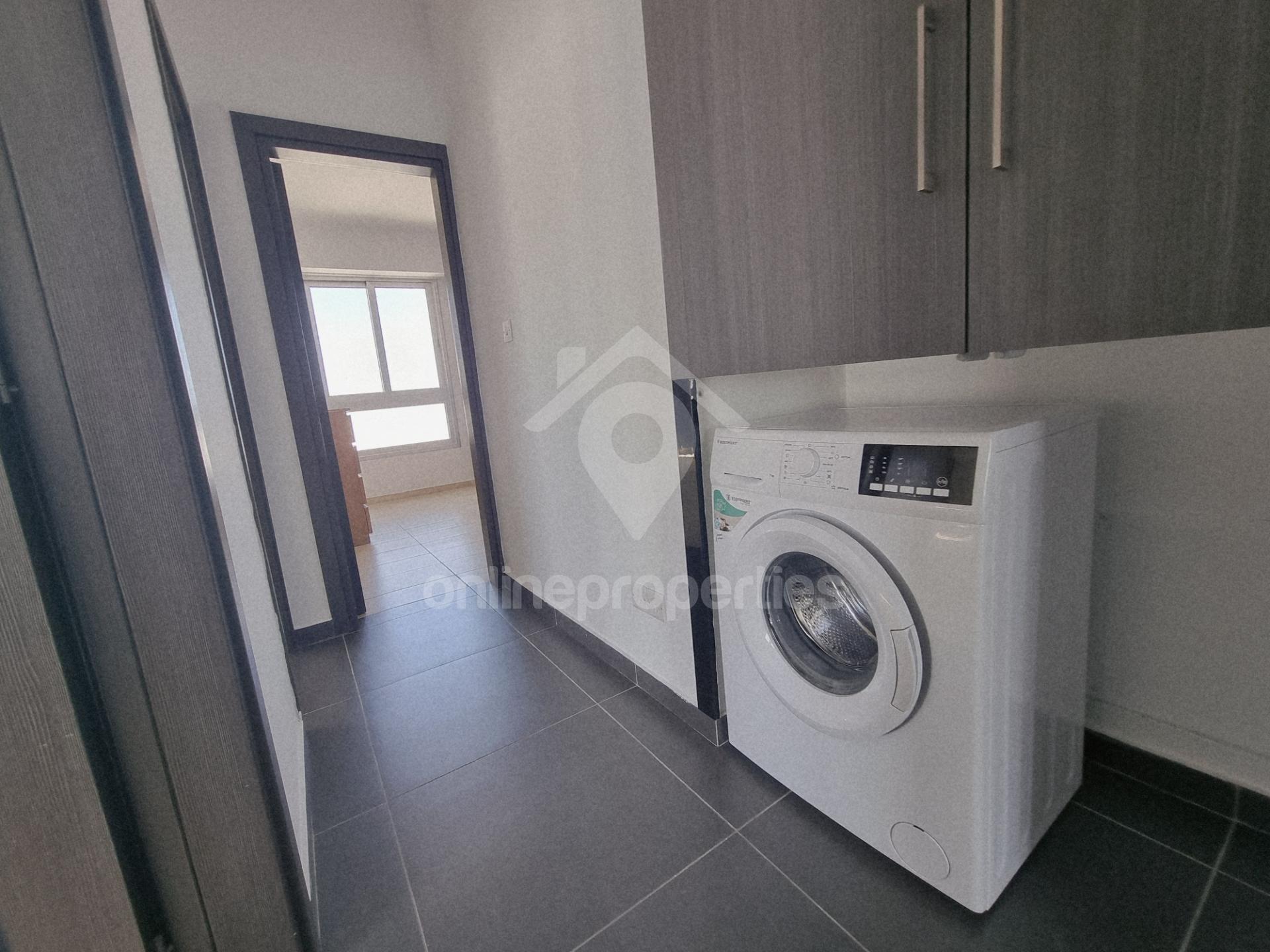 To change image, hover mouse over thumbnails below