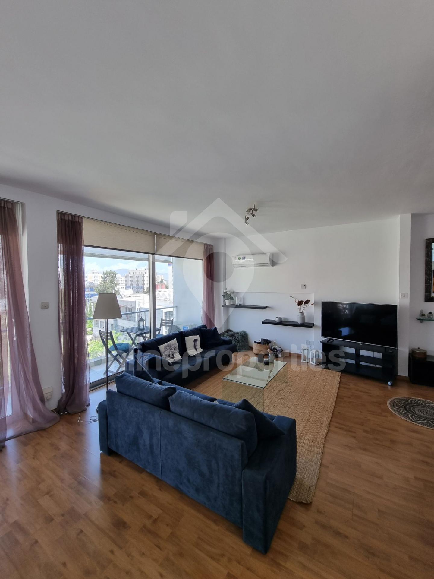 To change image, hover mouse over thumbnails below