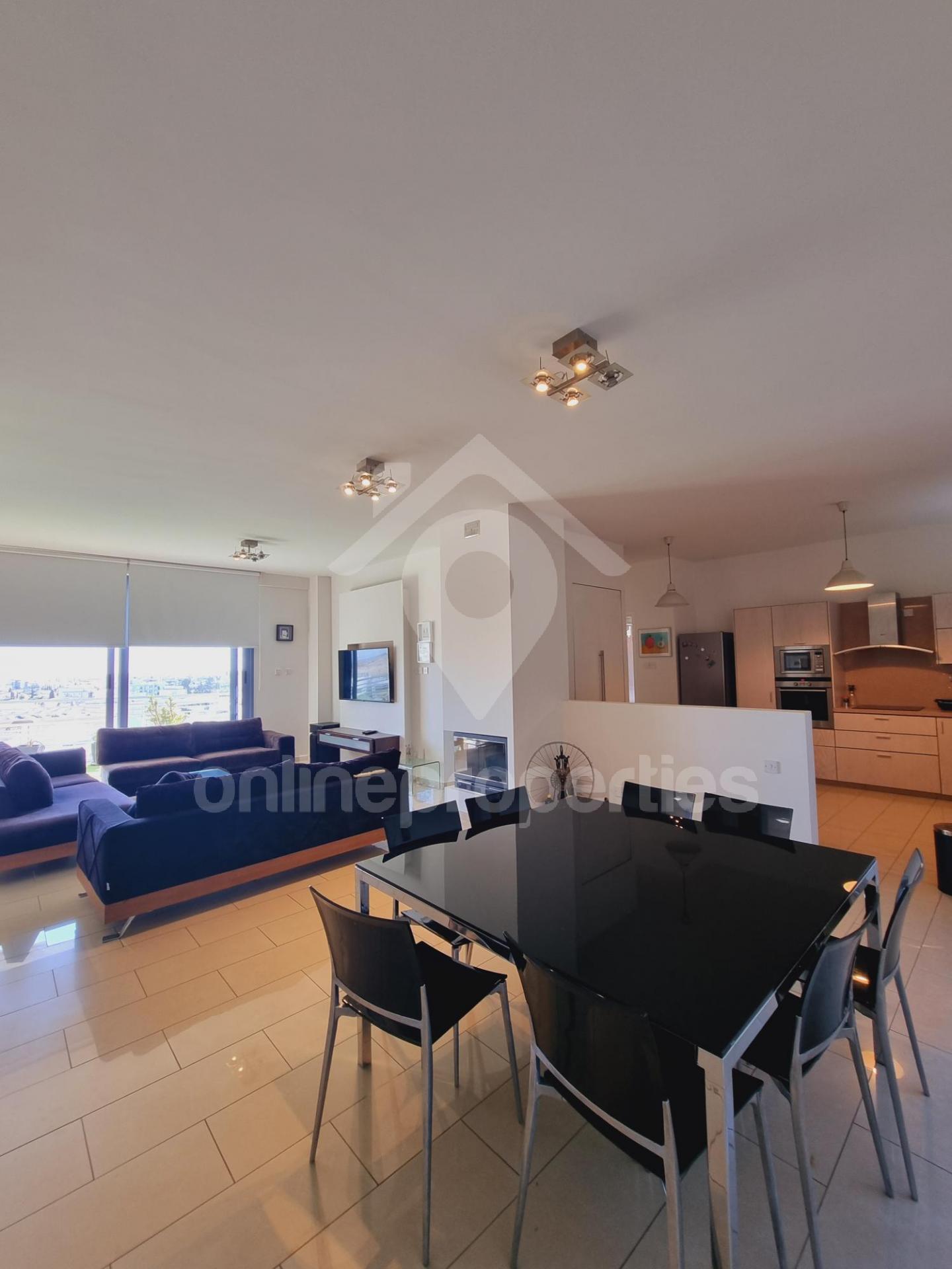 To change image, hover mouse over thumbnails below