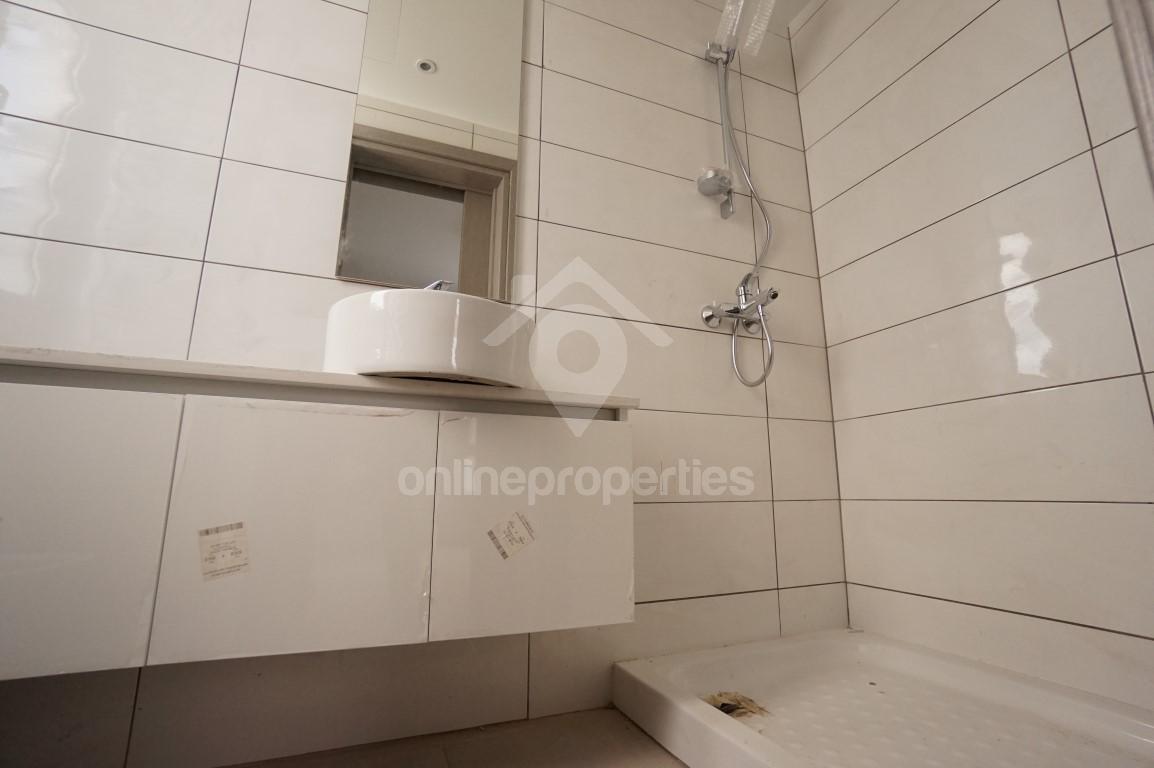 To change image, hover mouse over thumbnails below