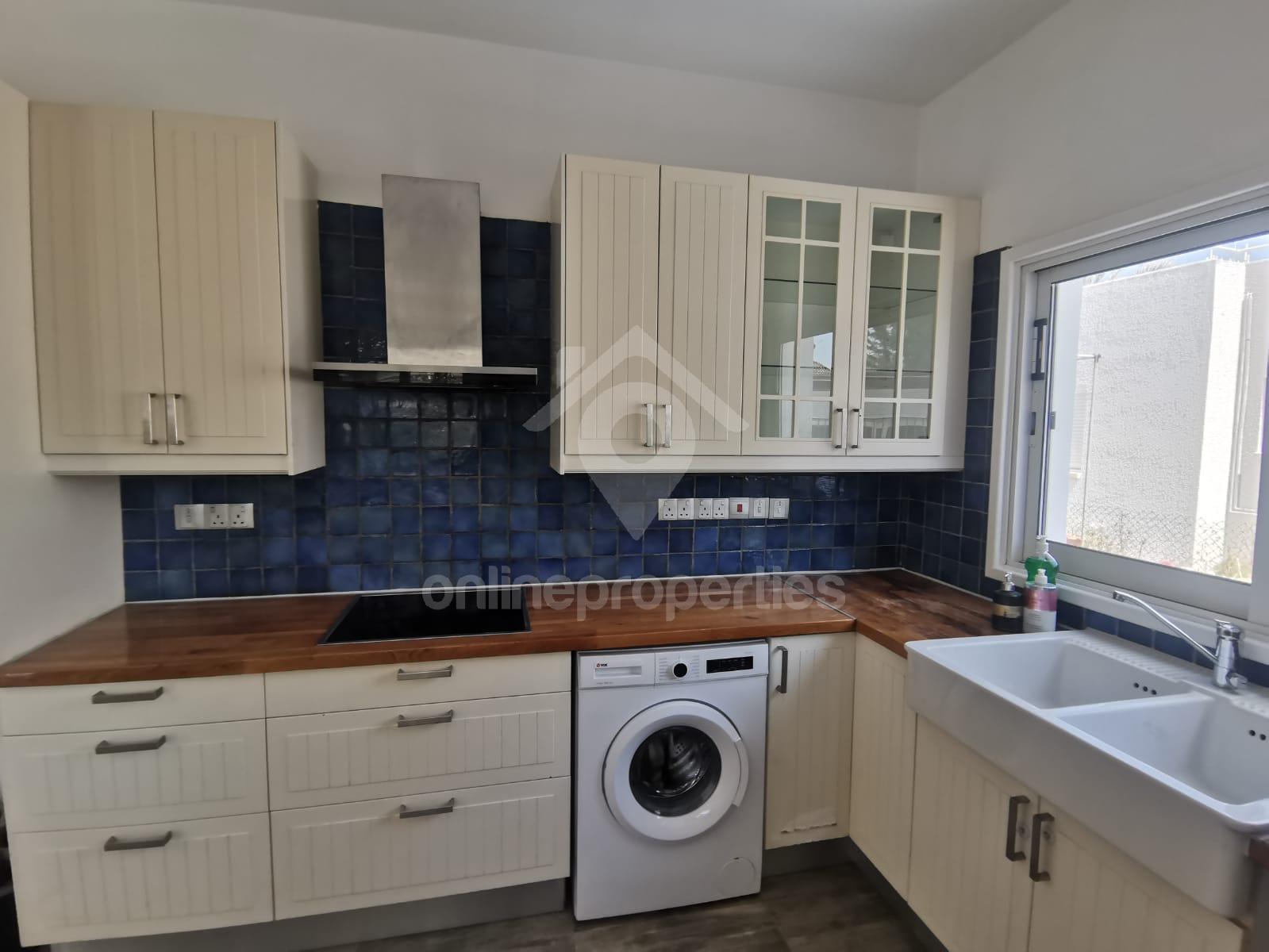 To change image, hover mouse over thumbnails below