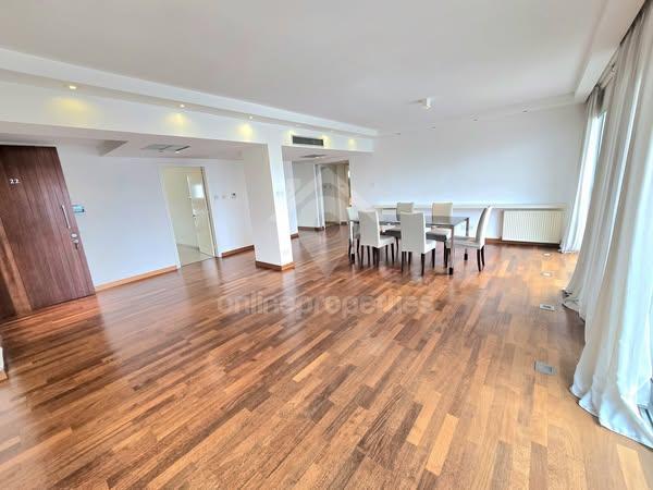 To change image, hover mouse over thumbnails below