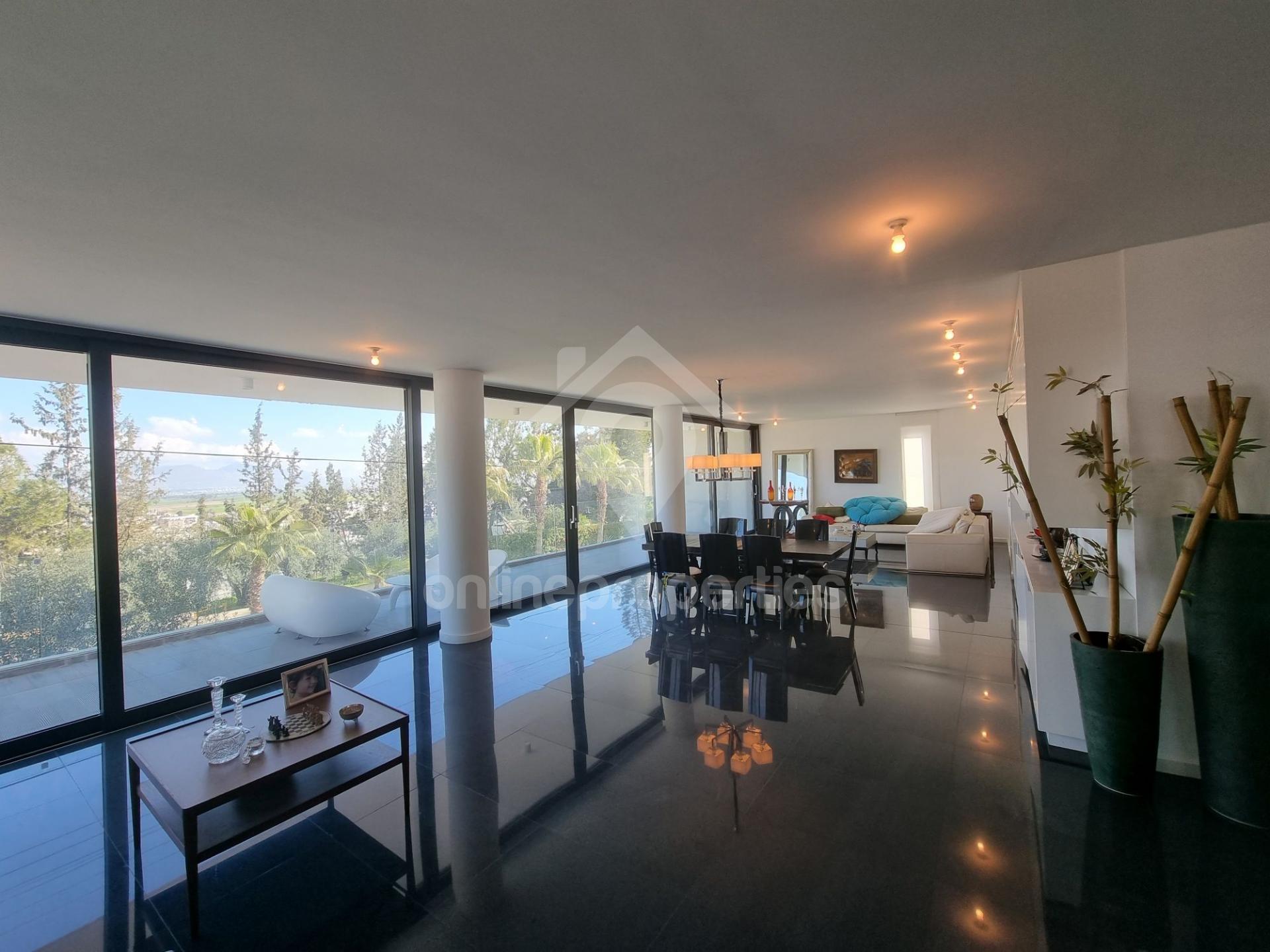 To change image, hover mouse over thumbnails below