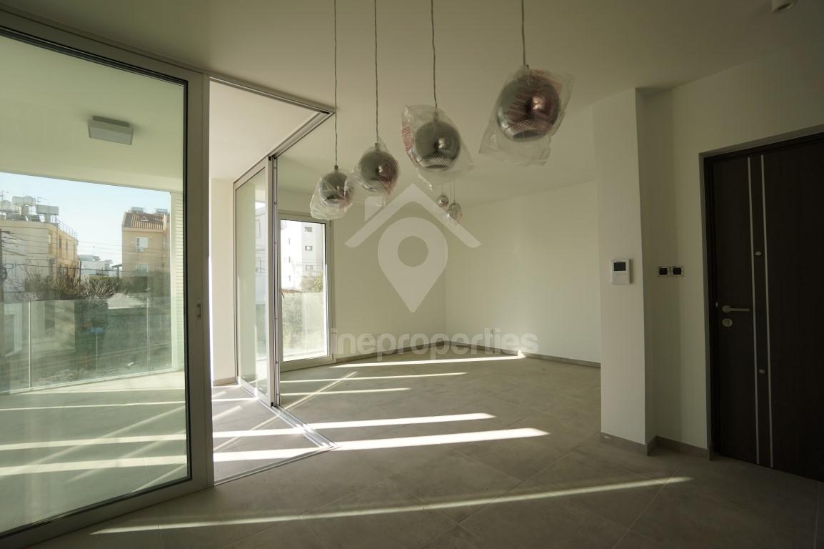 To change image, hover mouse over thumbnails below