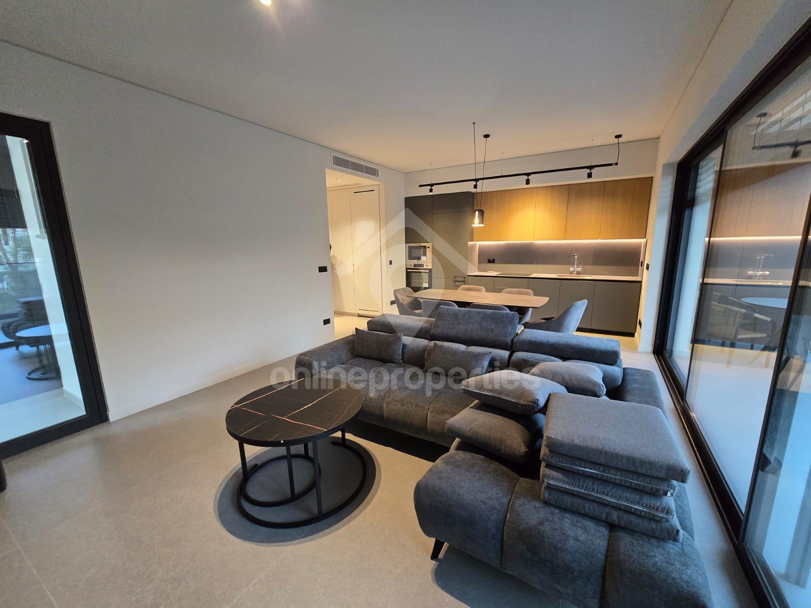 To change image, hover mouse over thumbnails below