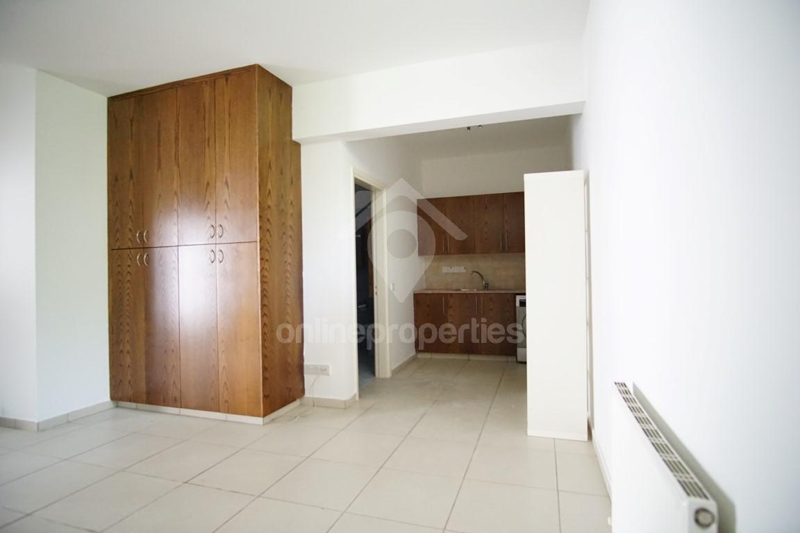 To change image, hover mouse over thumbnails below