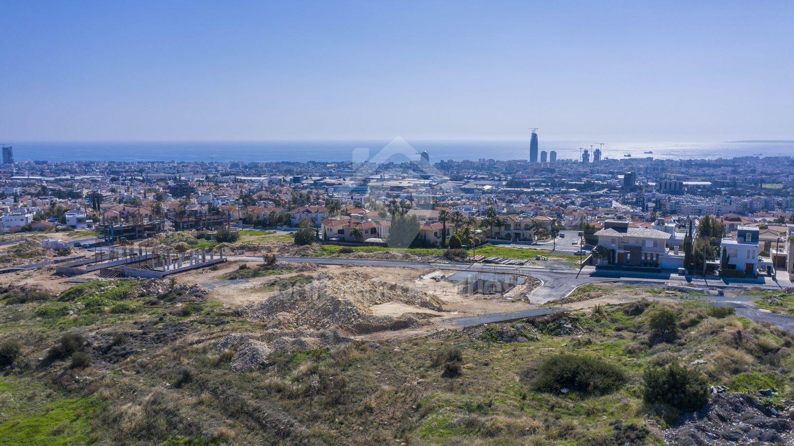 To change image, hover mouse over thumbnails below