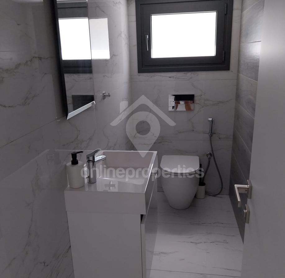 To change image, hover mouse over thumbnails below