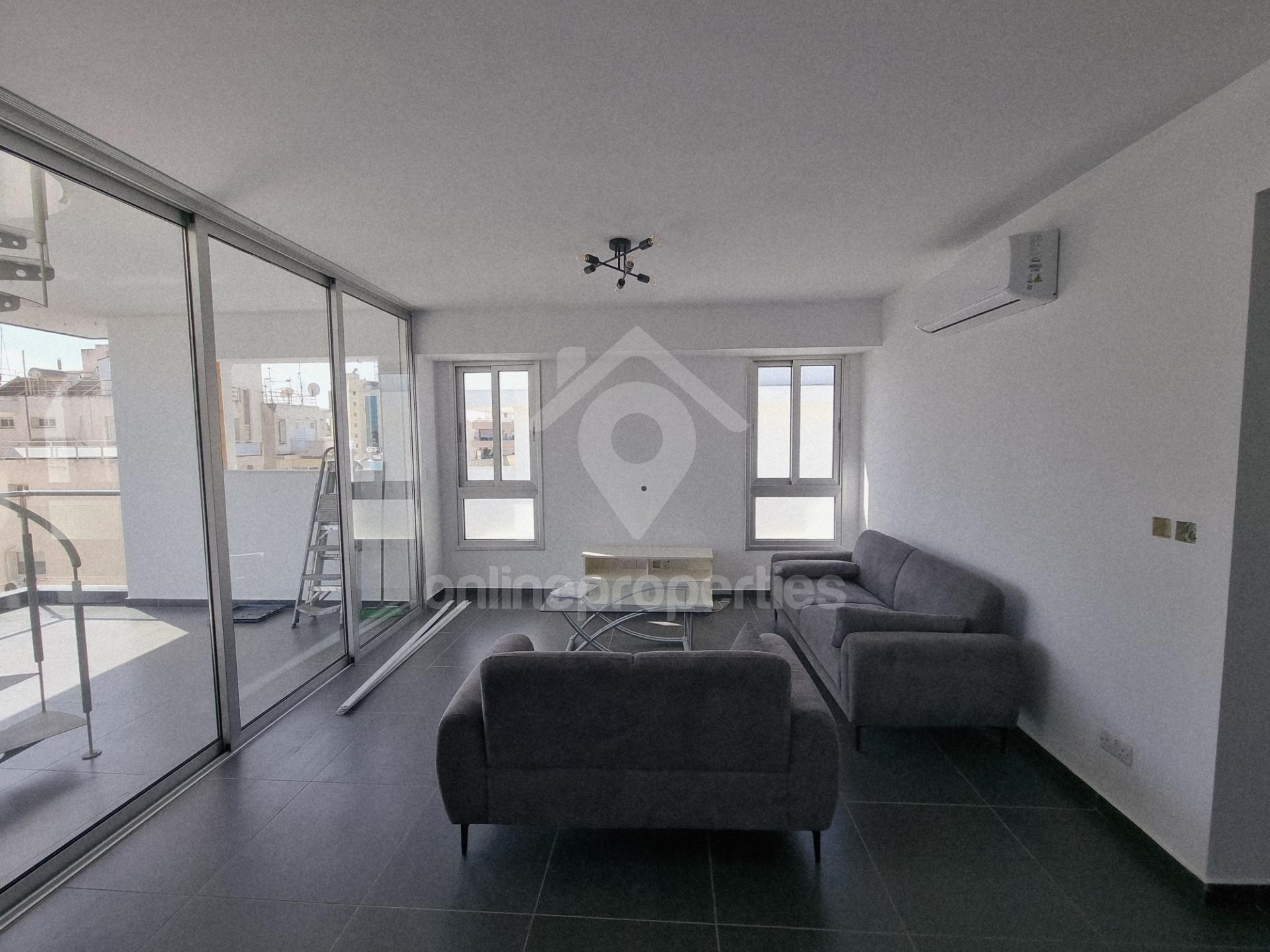 To change image, hover mouse over thumbnails below