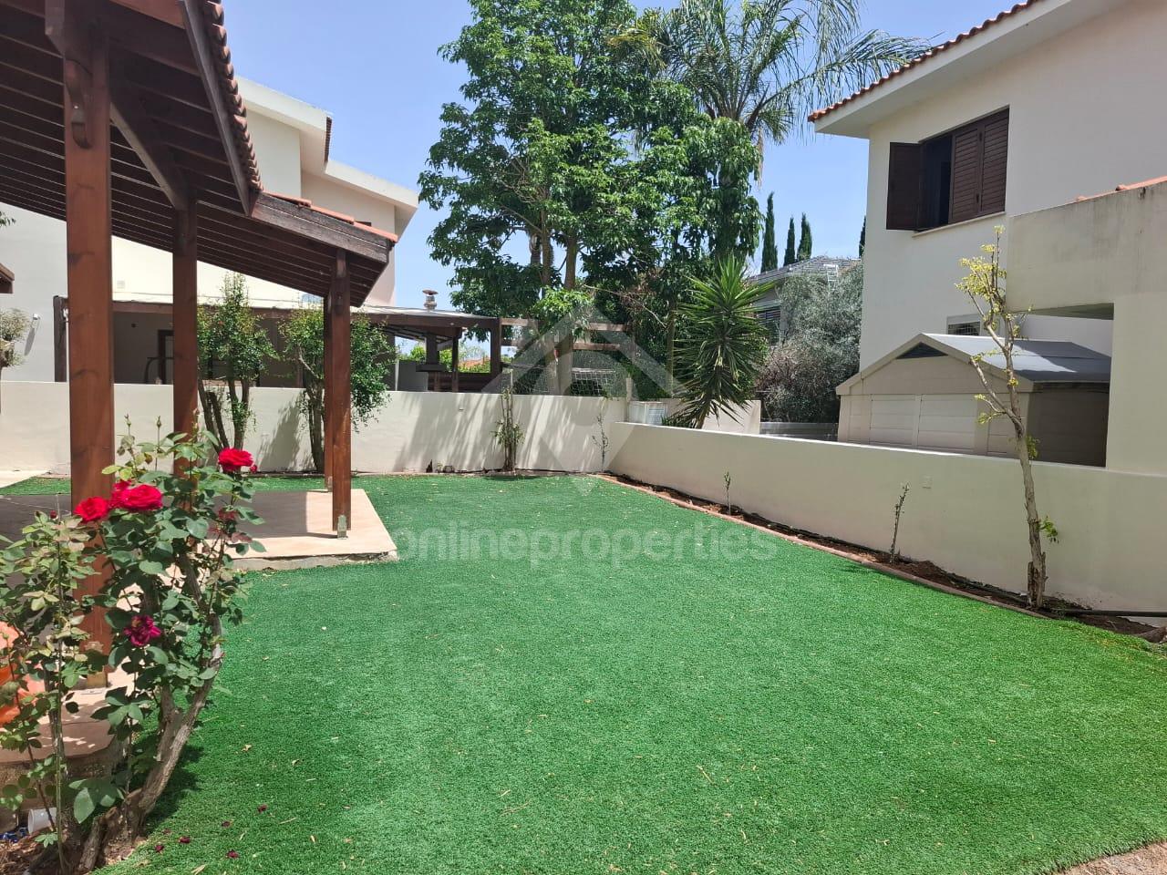 To change image, hover mouse over thumbnails below