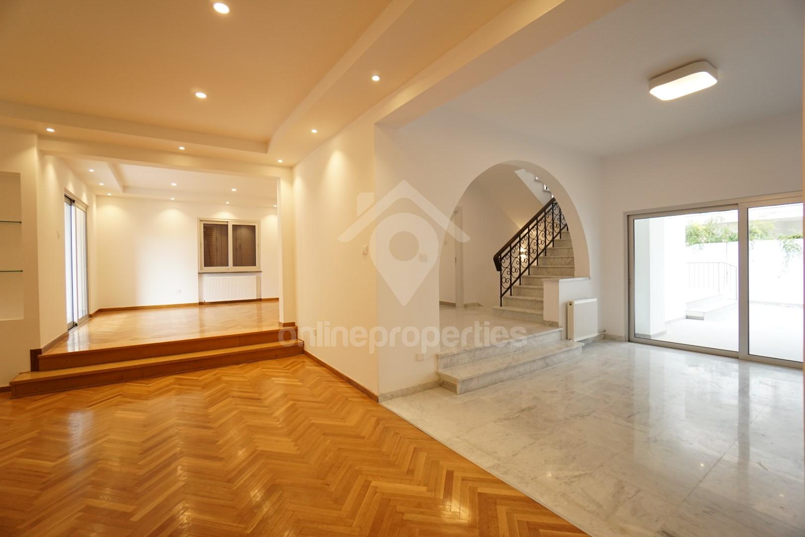 To change image, hover mouse over thumbnails below