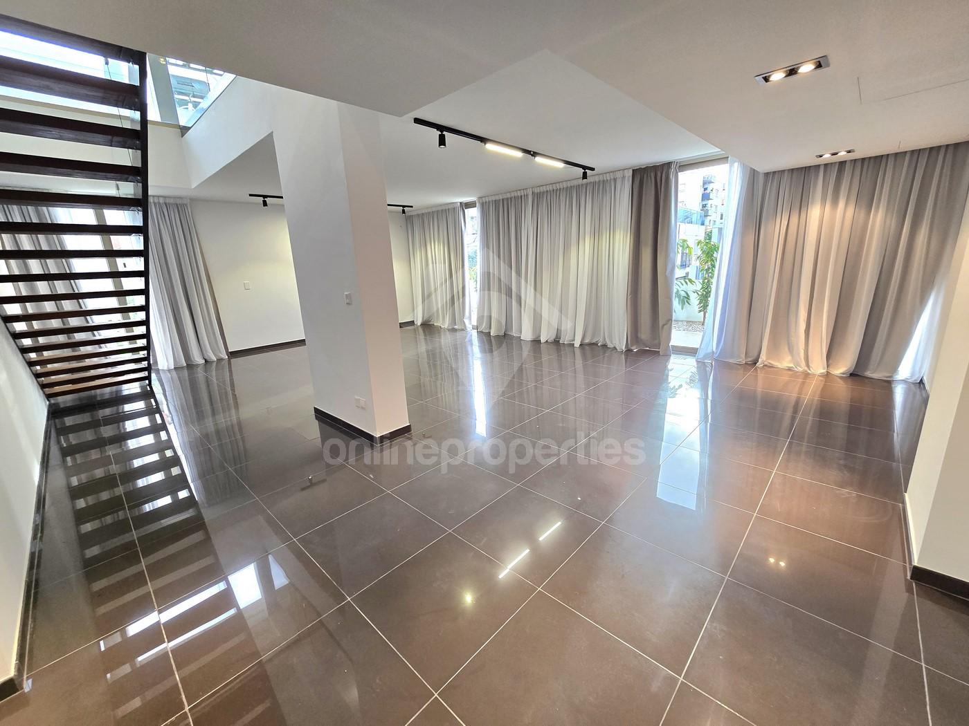 To change image, hover mouse over thumbnails below