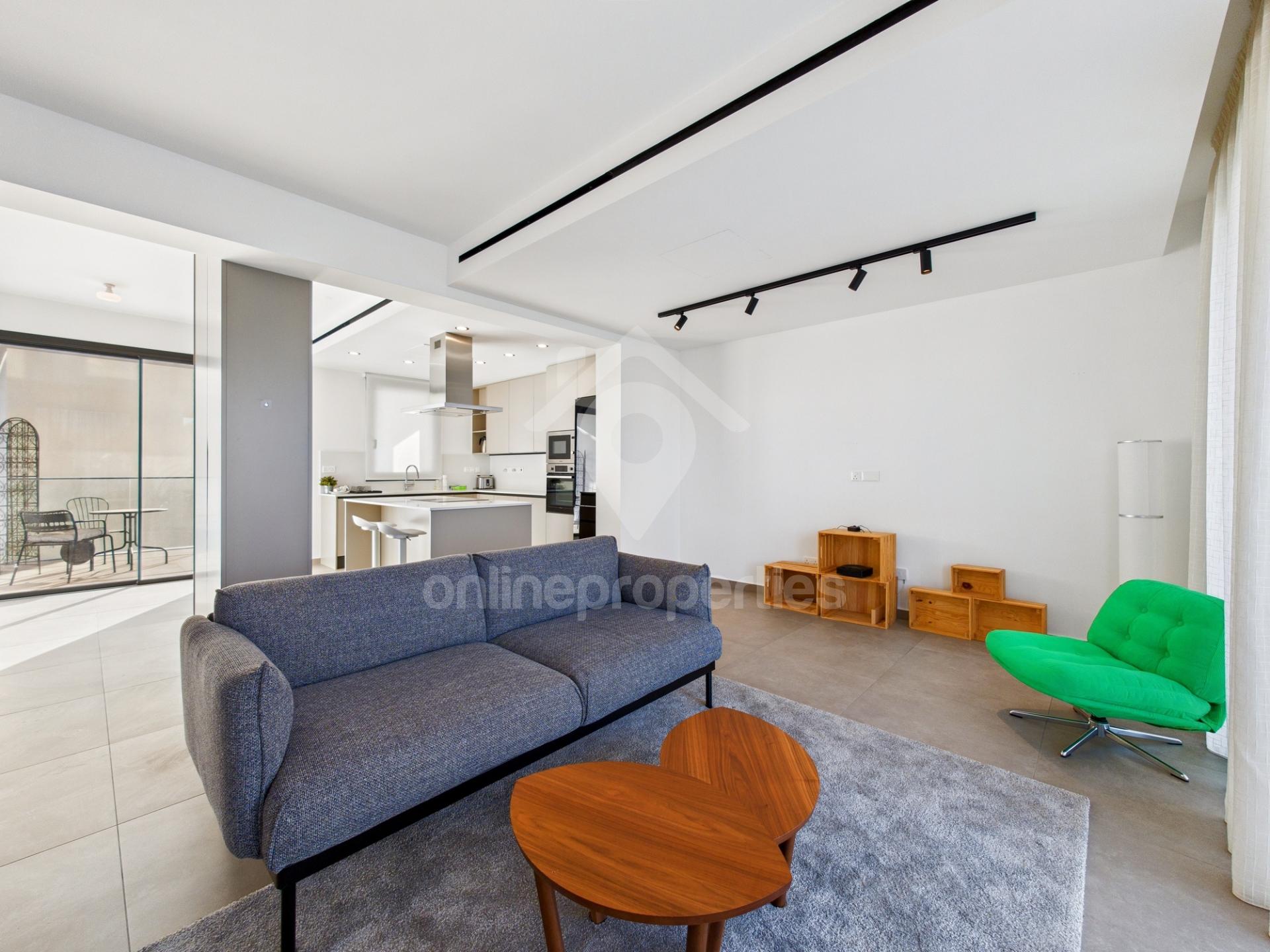 To change image, hover mouse over thumbnails below