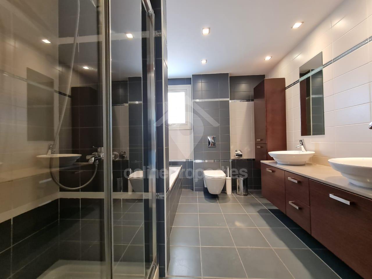 To change image, hover mouse over thumbnails below