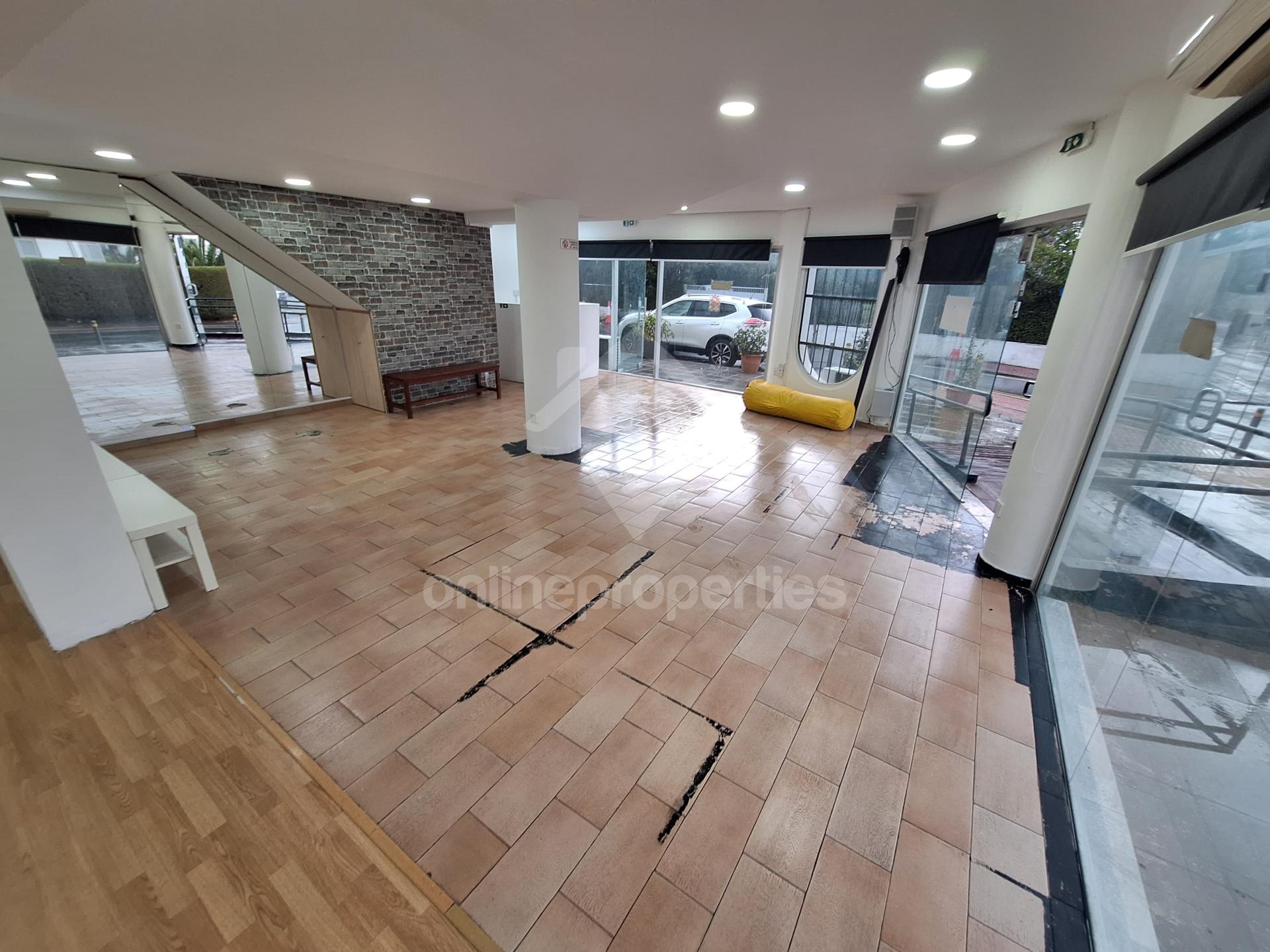 To change image, hover mouse over thumbnails below