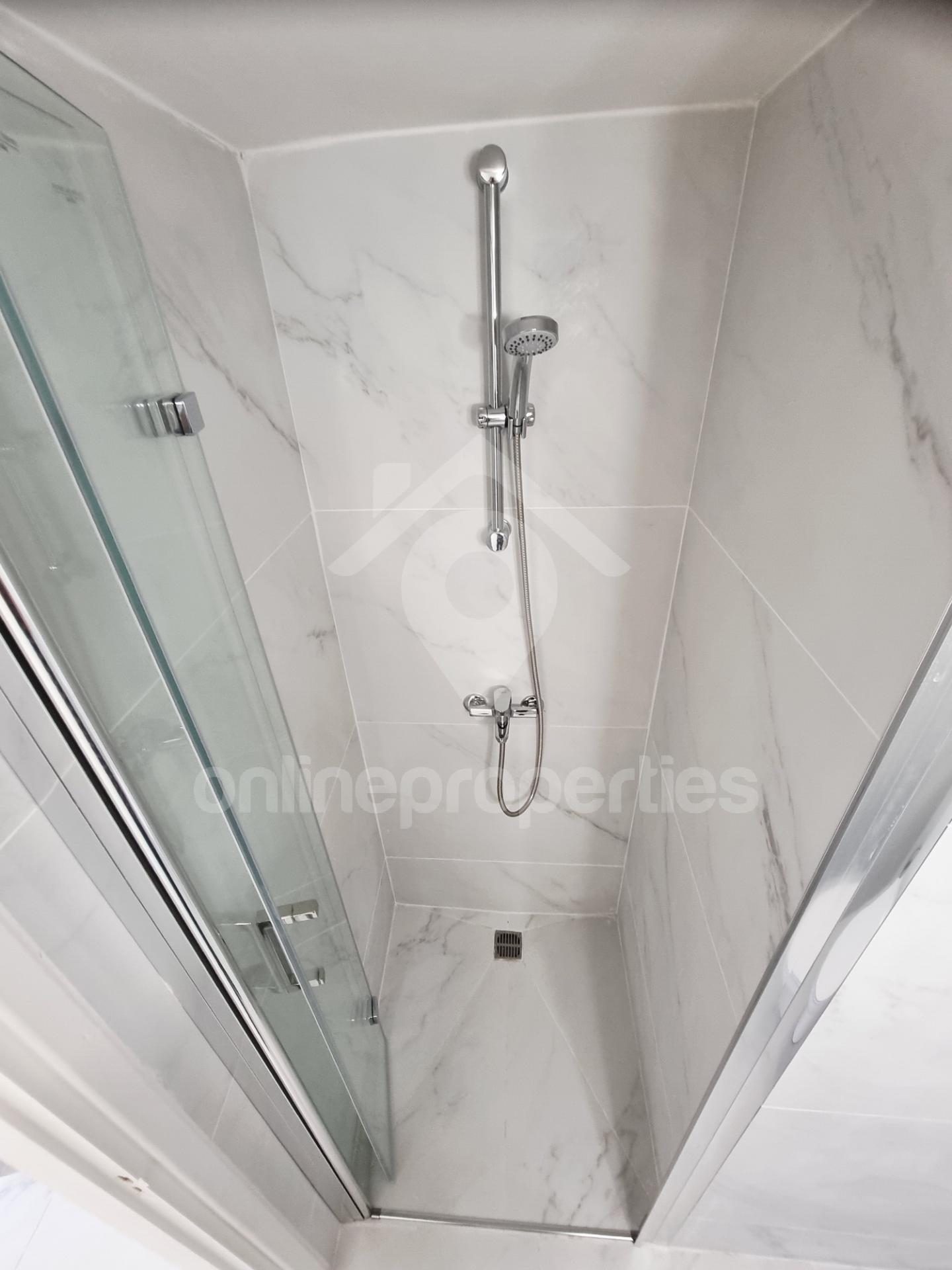 To change image, hover mouse over thumbnails below