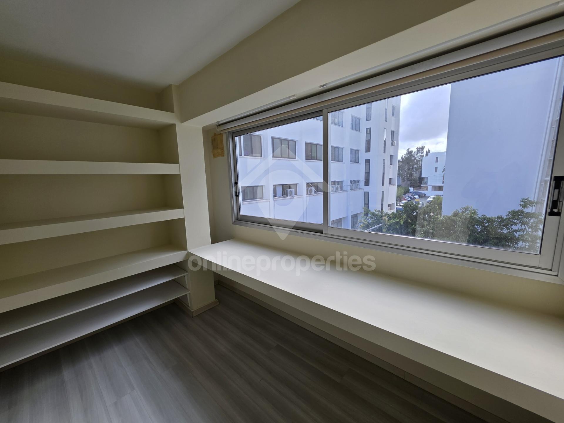 To change image, hover mouse over thumbnails below