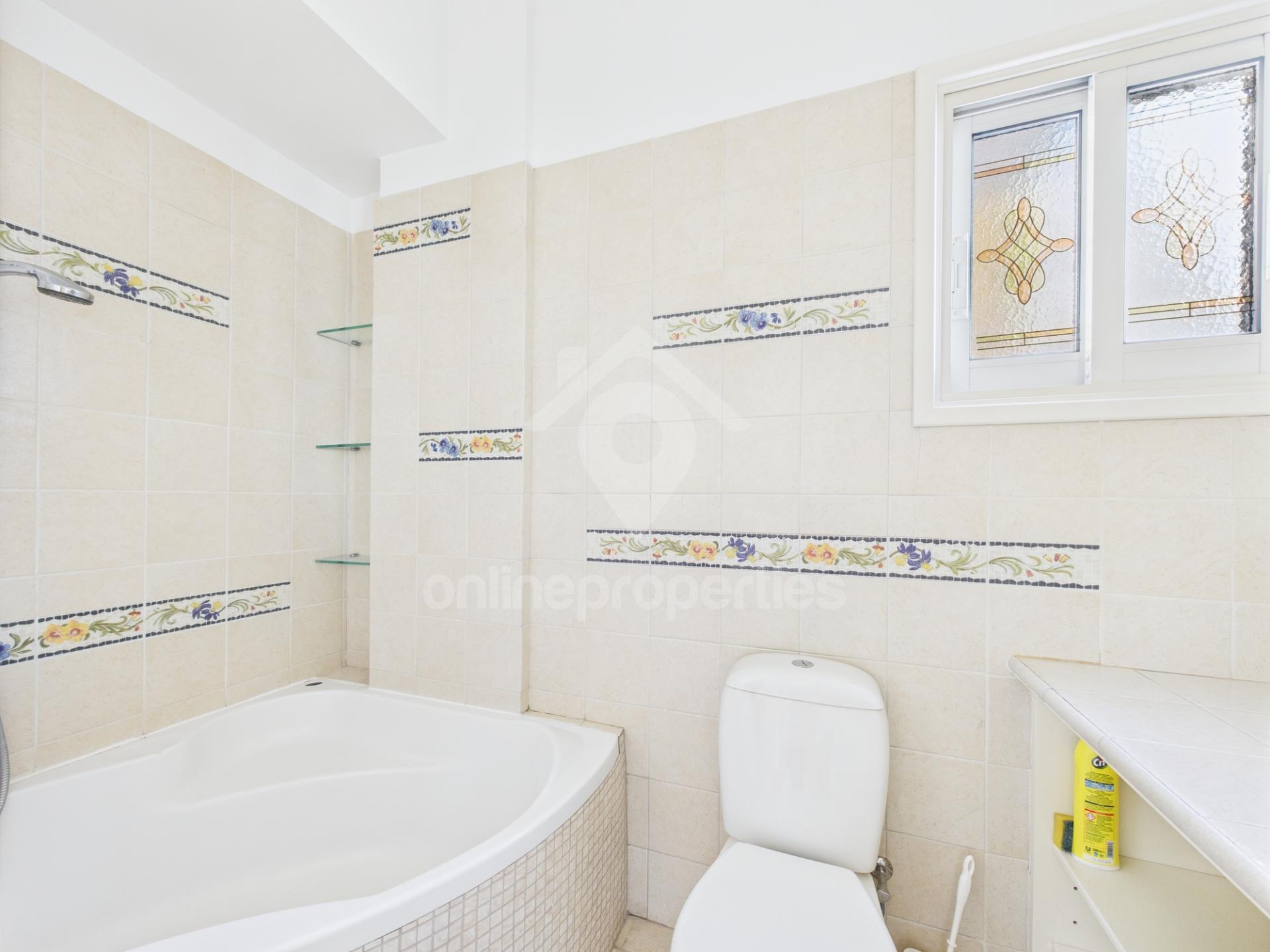 To change image, hover mouse over thumbnails below