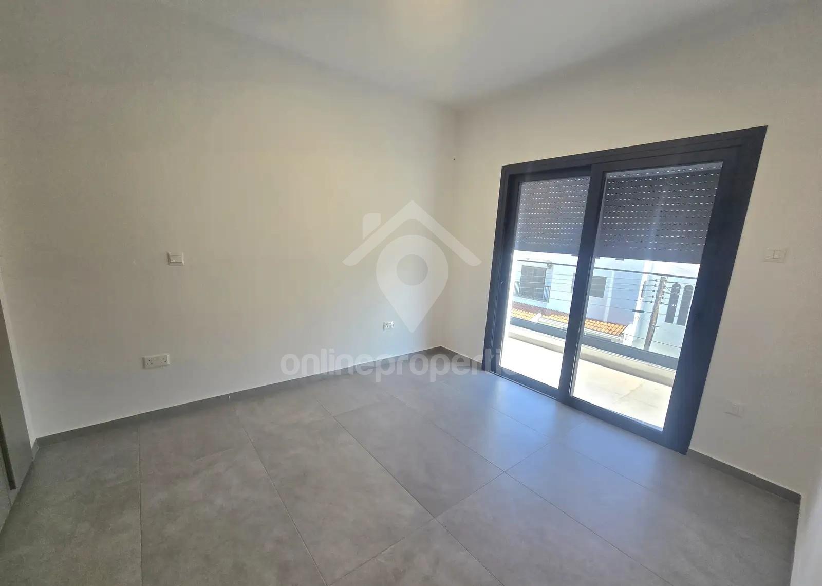 To change image, hover mouse over thumbnails below