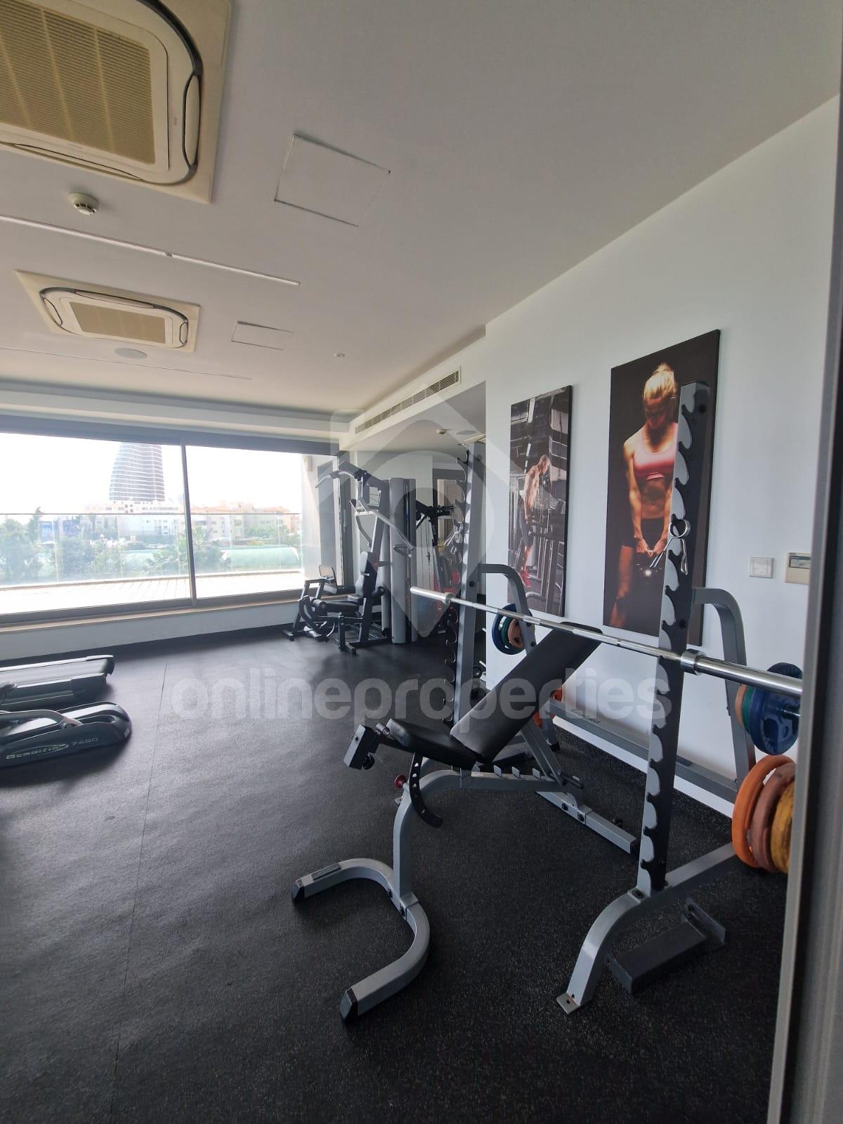 To change image, hover mouse over thumbnails below