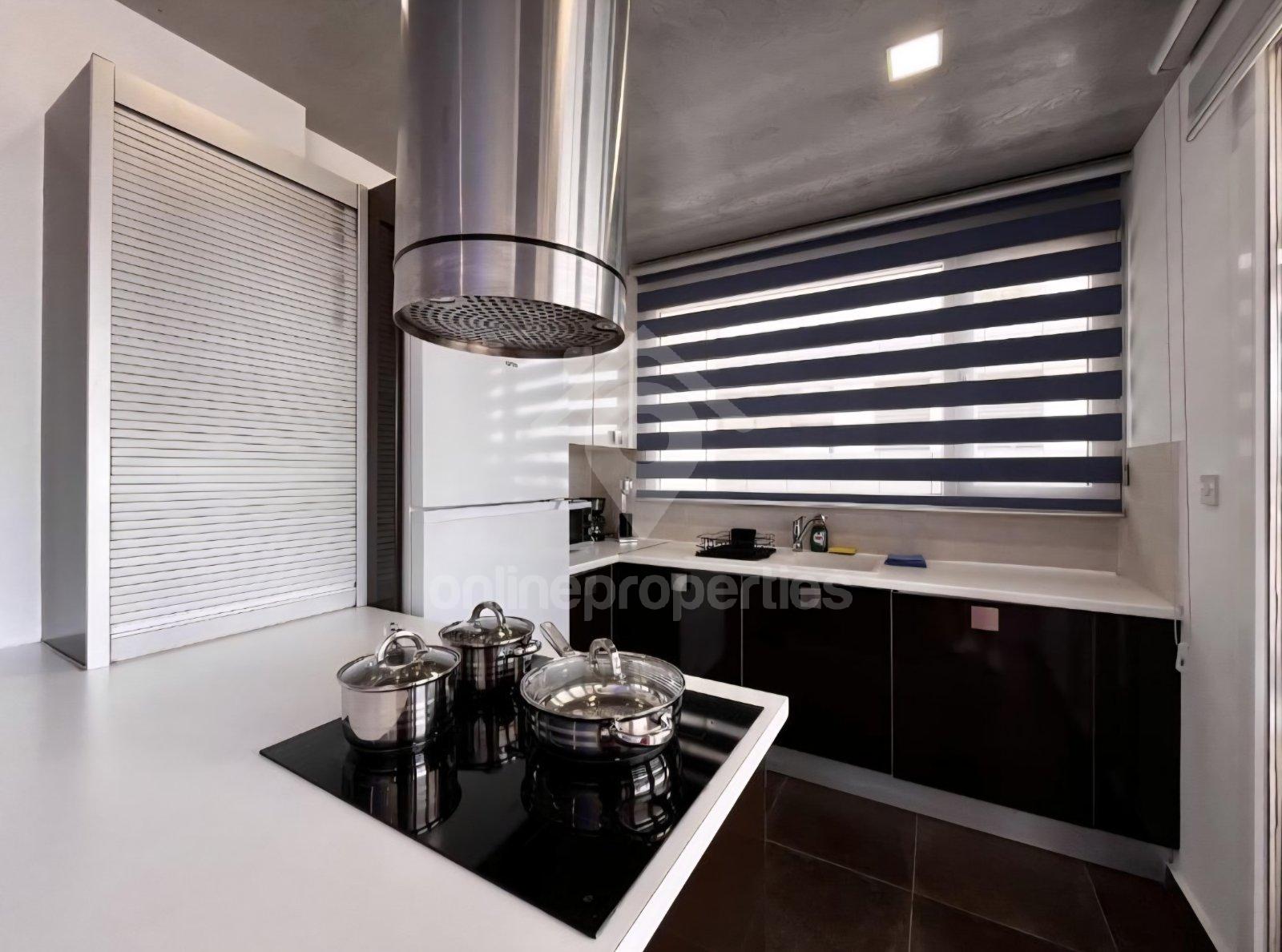 To change image, hover mouse over thumbnails below