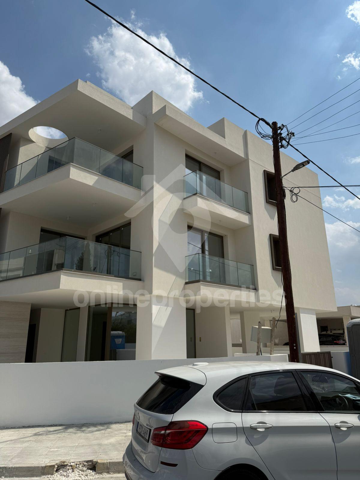 To change image, hover mouse over thumbnails below