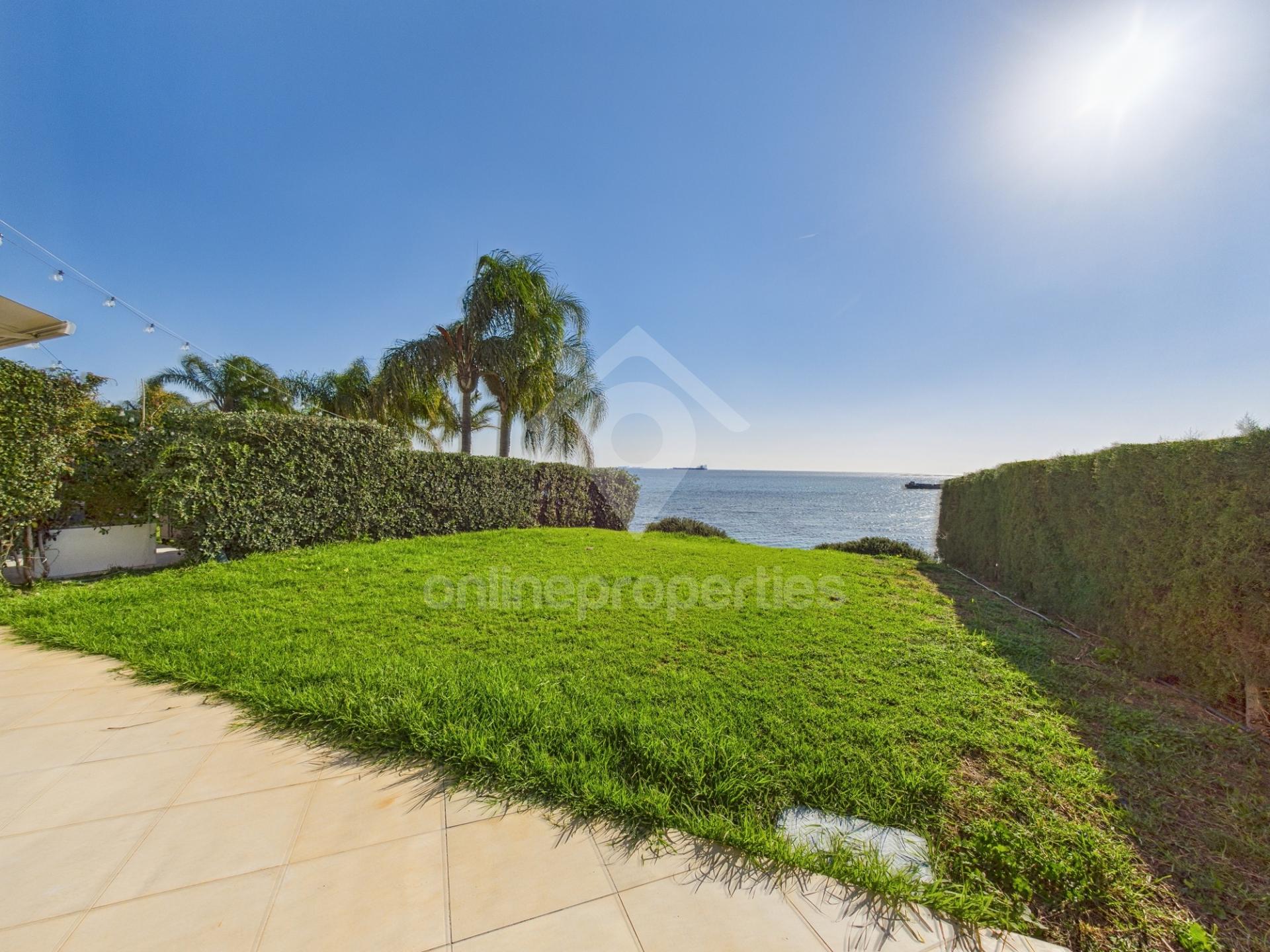 To change image, hover mouse over thumbnails below