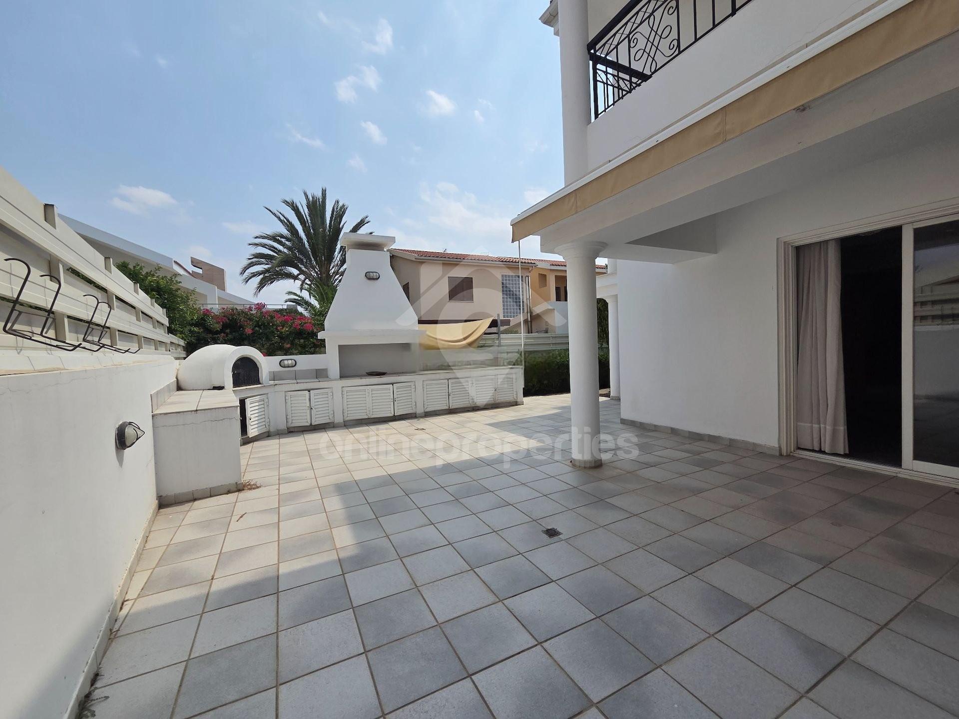 To change image, hover mouse over thumbnails below