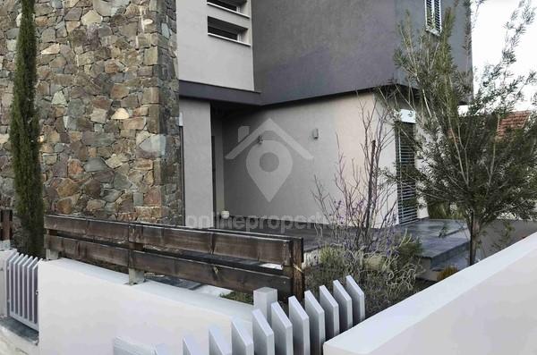 To change image, hover mouse over thumbnails below