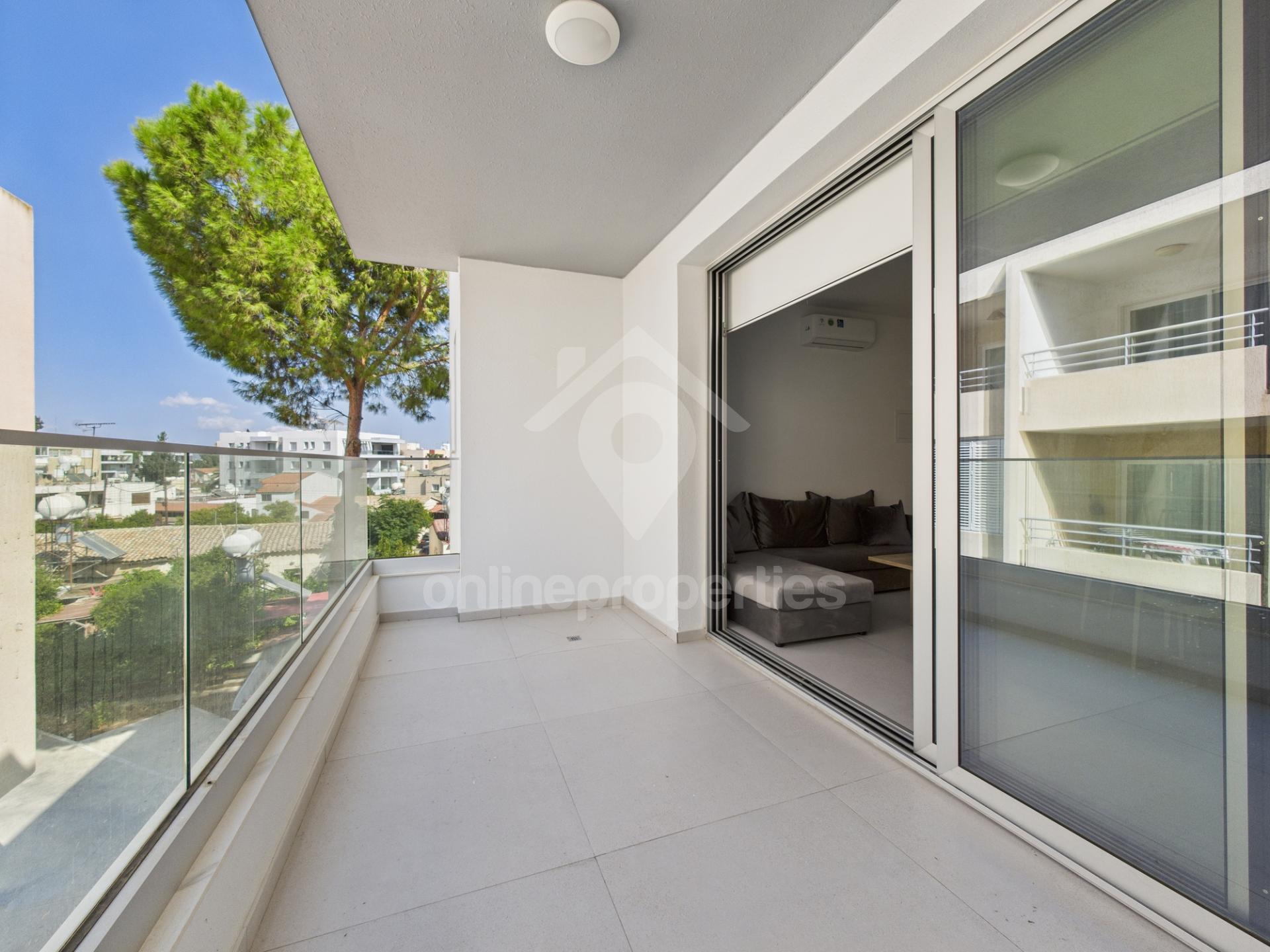 To change image, hover mouse over thumbnails below