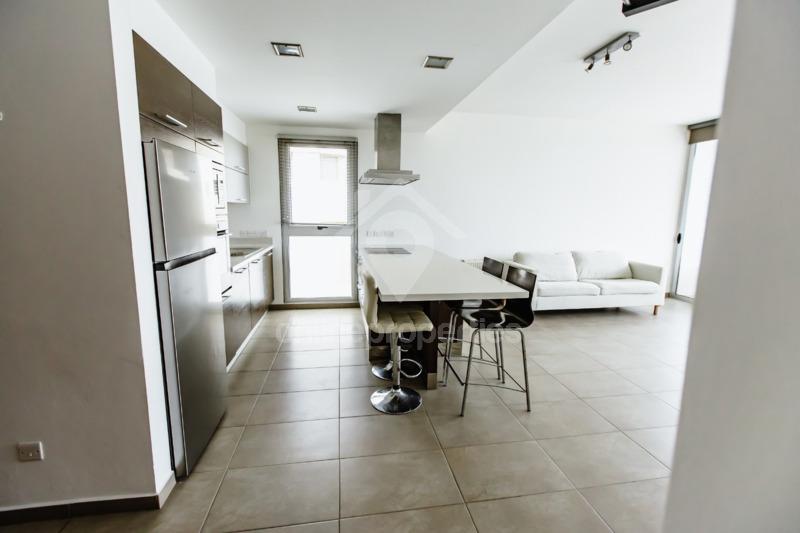 To change image, hover mouse over thumbnails below