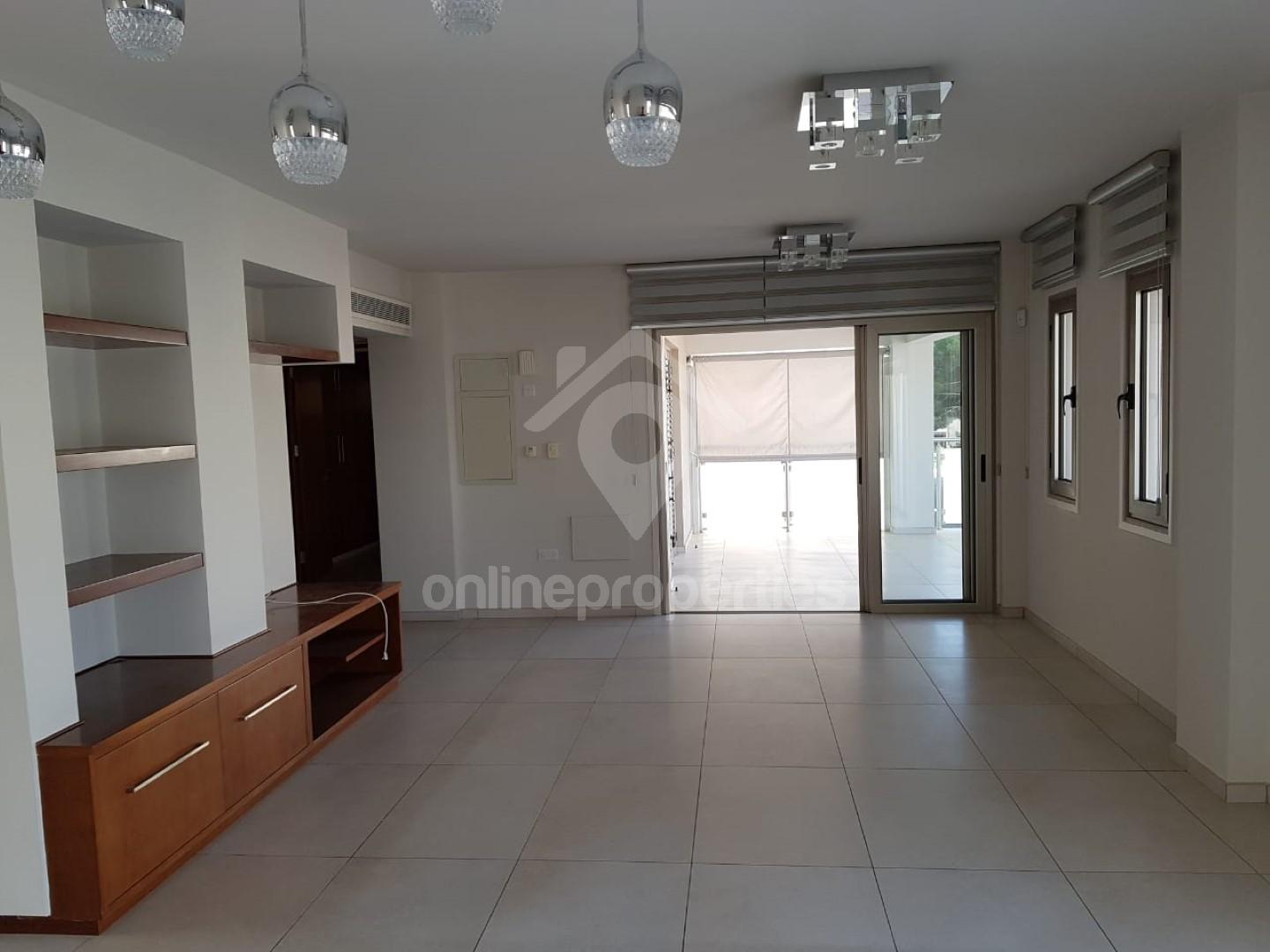 To change image, hover mouse over thumbnails below