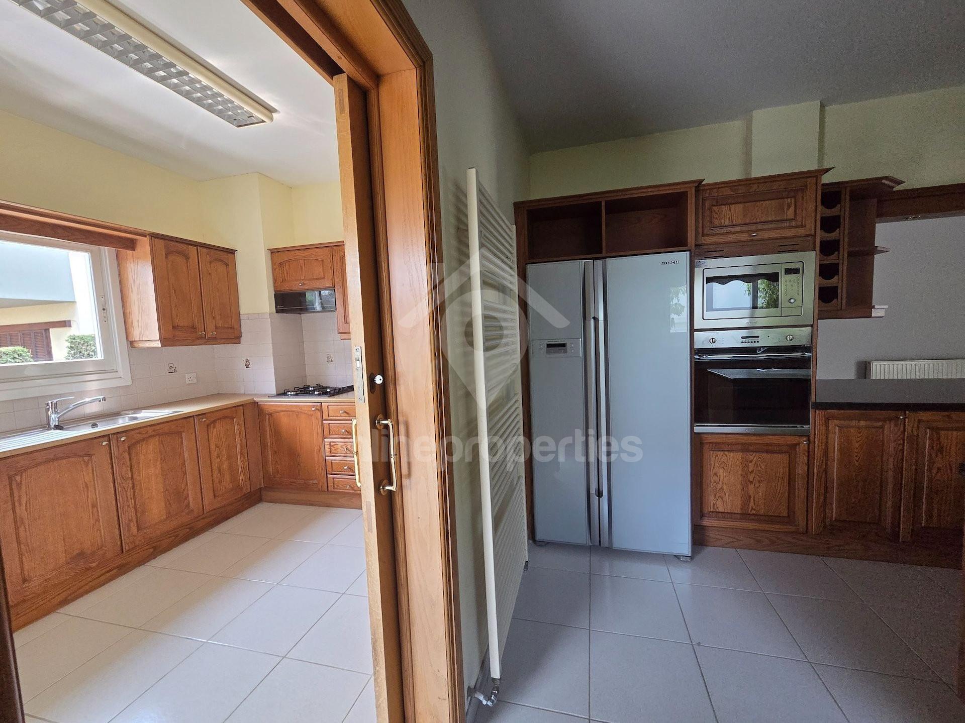 To change image, hover mouse over thumbnails below