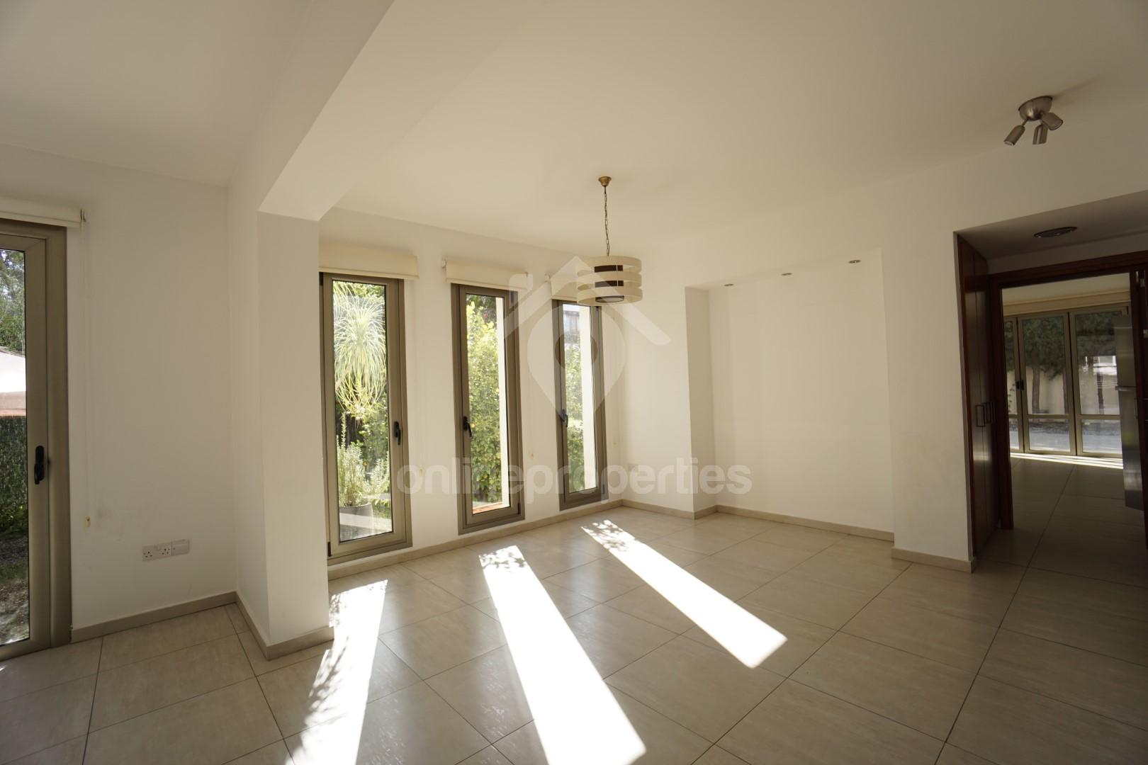 To change image, hover mouse over thumbnails below