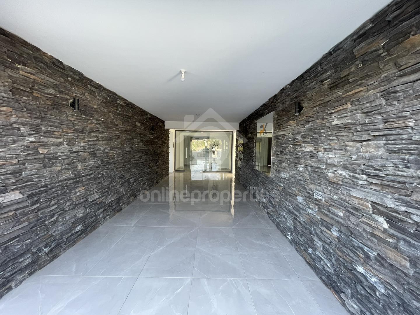 To change image, hover mouse over thumbnails below