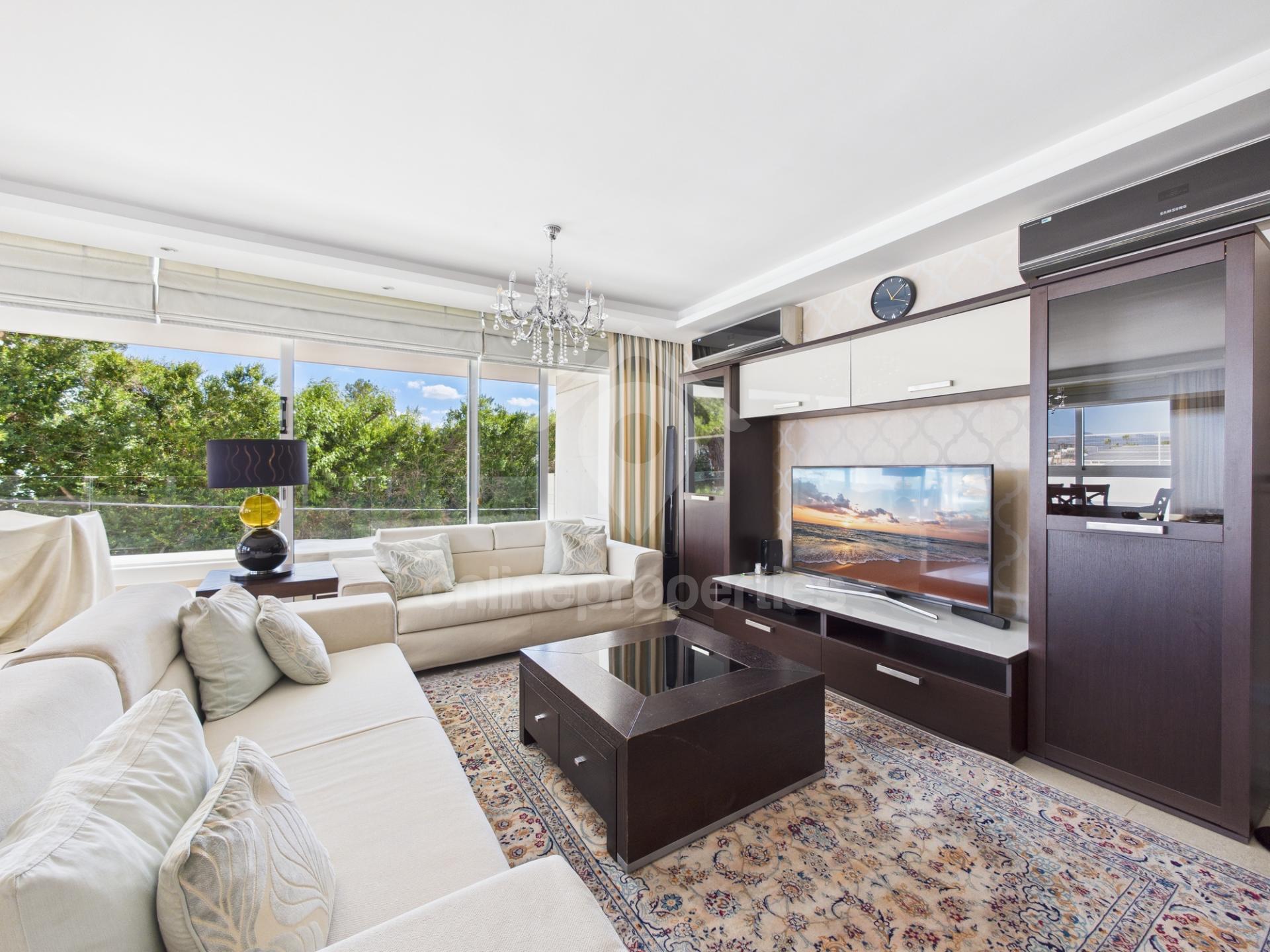 To change image, hover mouse over thumbnails below